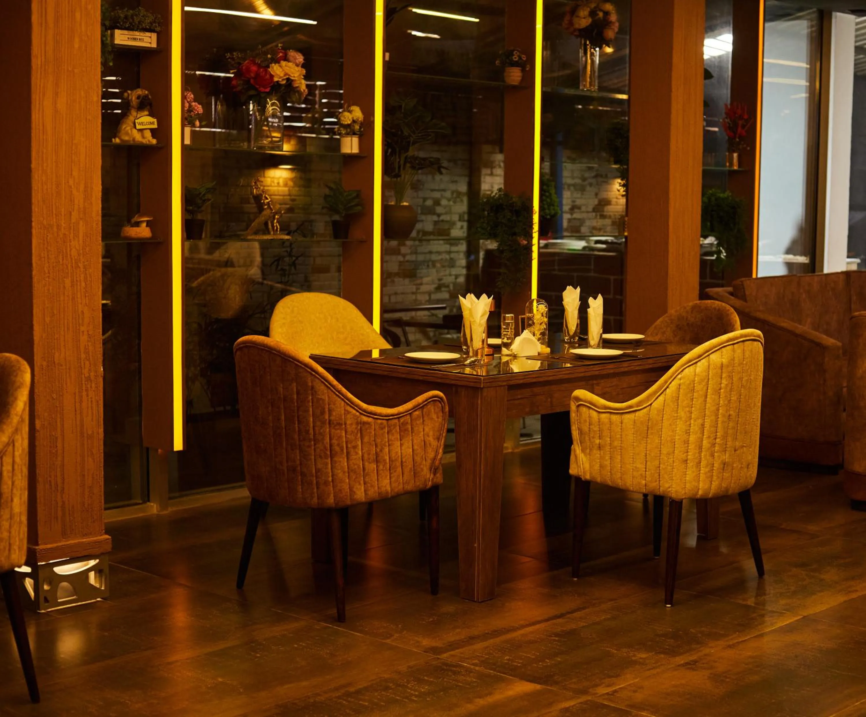 Restaurant/places to eat in SV Chrome by AJ Boutique Hotel