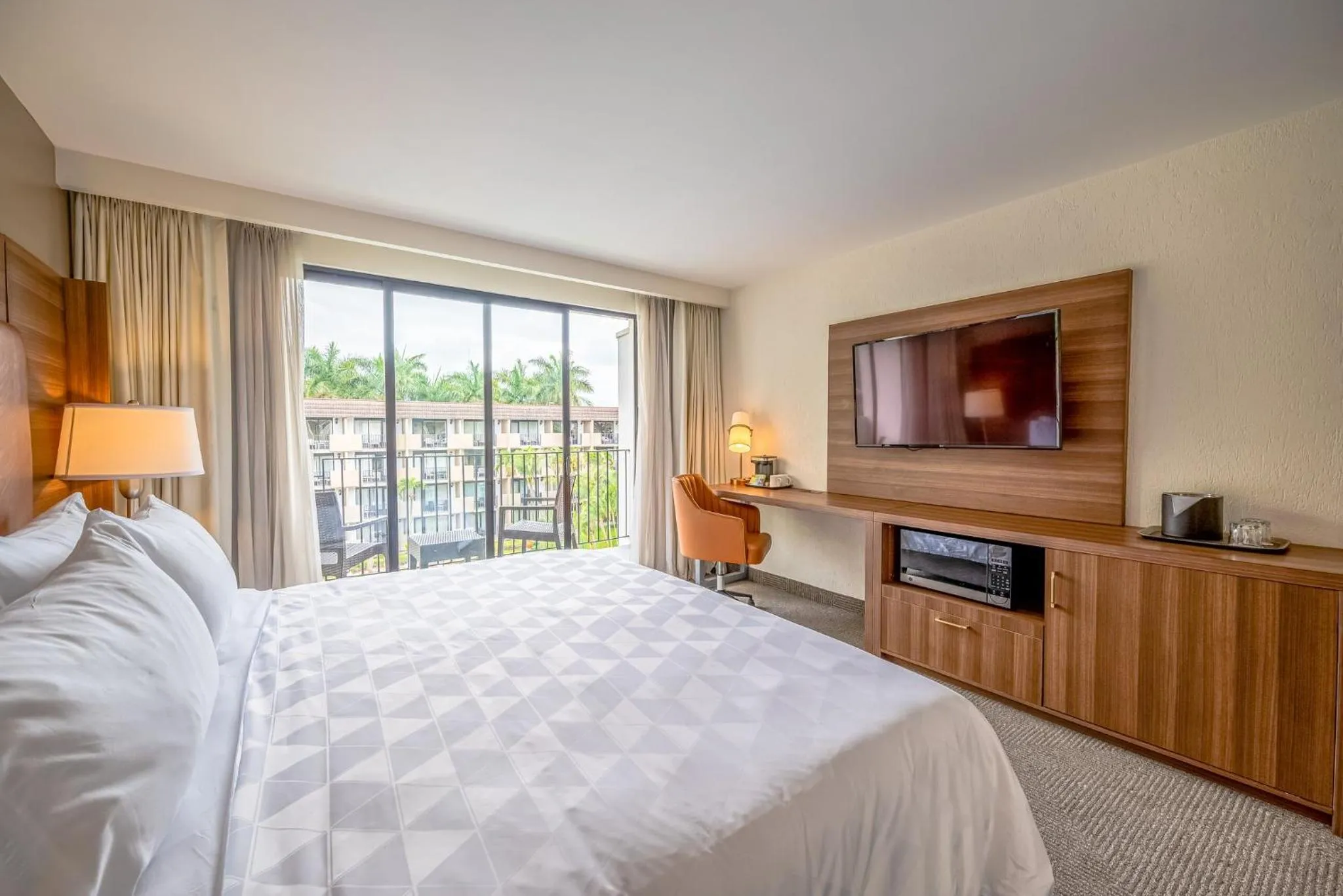 Photo of the whole room, Bed in Holiday Inn San Jose La Sabana by IHG