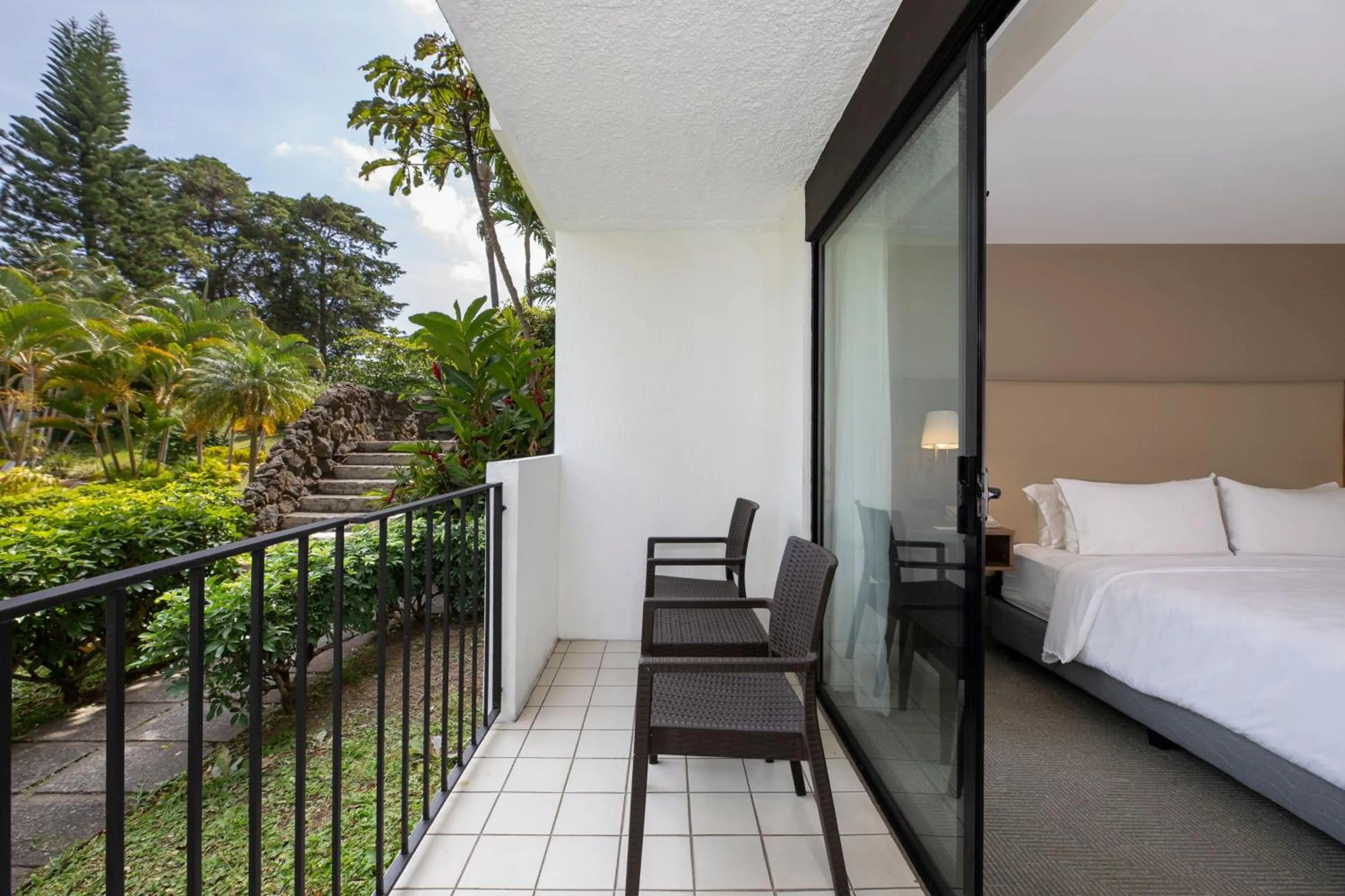 Photo of the whole room, Bed in Holiday Inn San Jose La Sabana by IHG