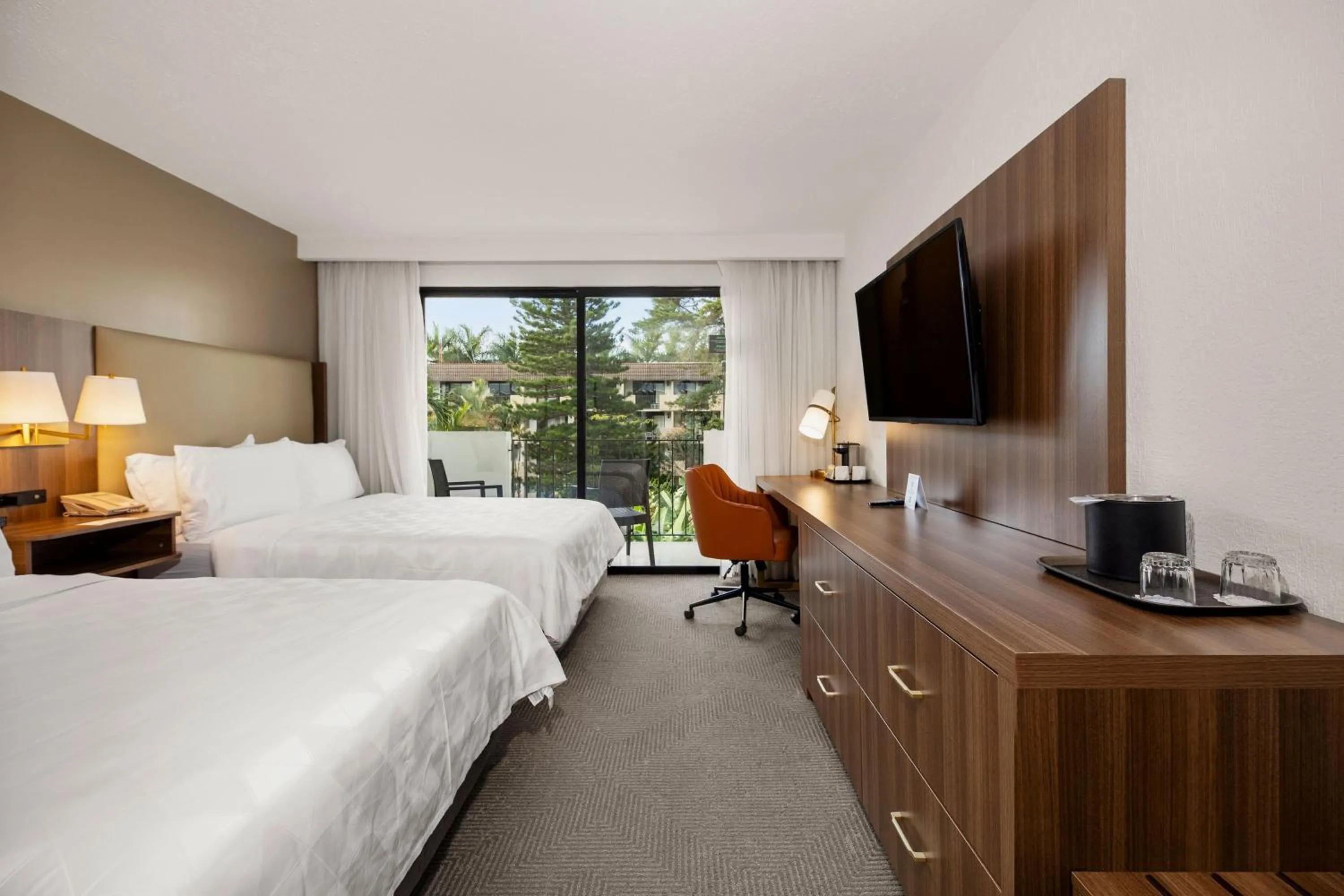 Photo of the whole room, Bed in Holiday Inn San Jose La Sabana by IHG