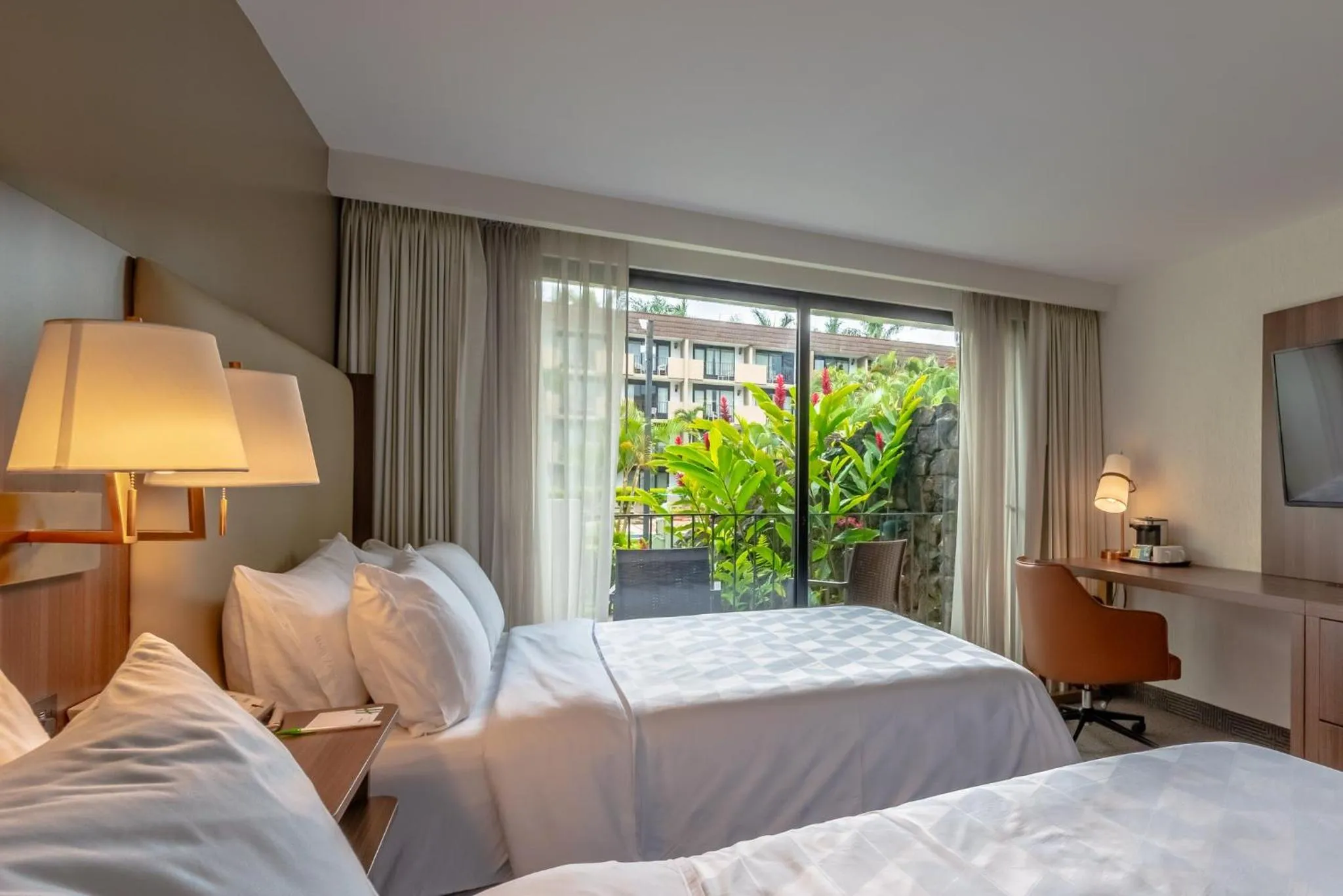 Photo of the whole room, Bed in Holiday Inn San Jose La Sabana by IHG