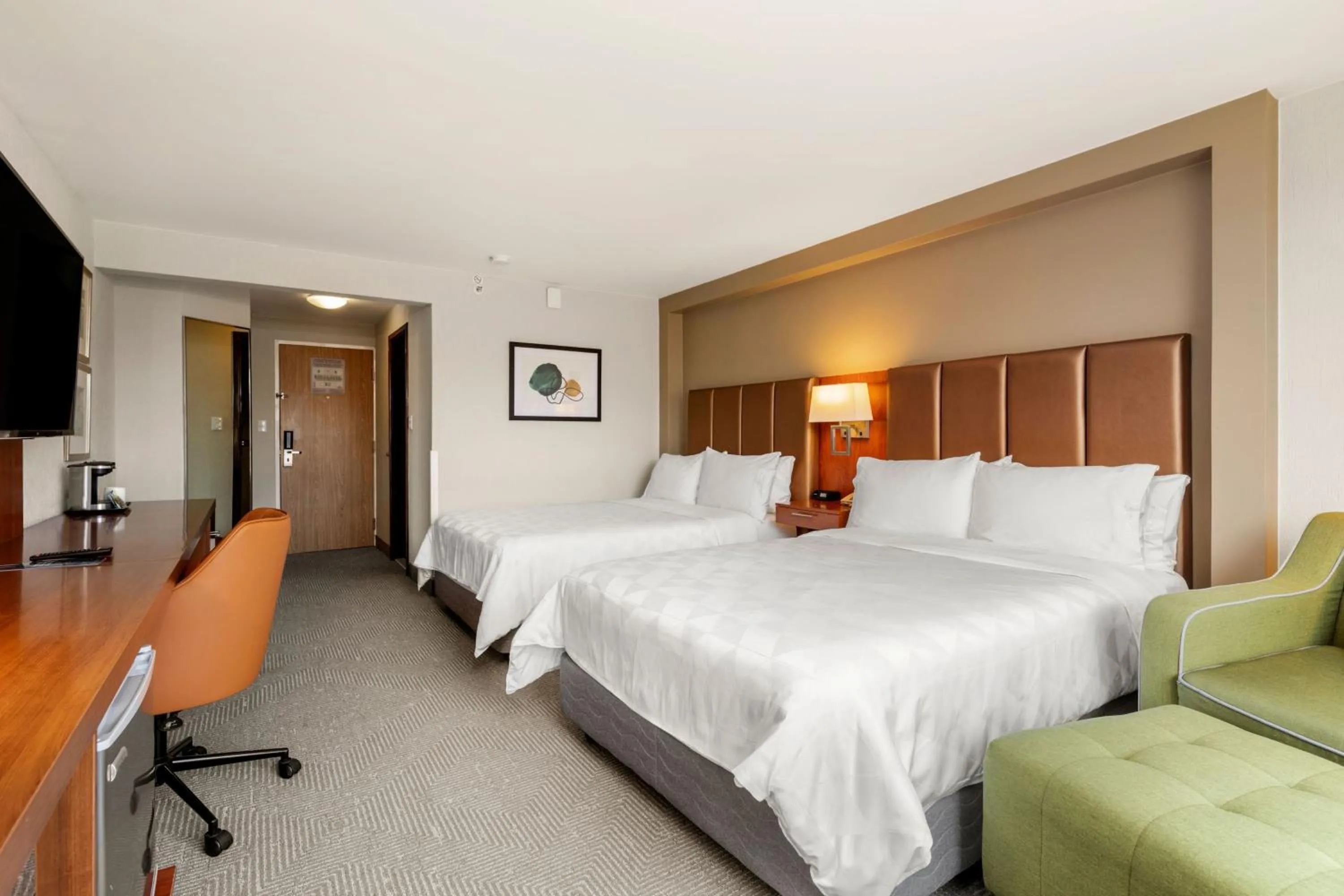 Photo of the whole room, Bed in Holiday Inn San Jose La Sabana by IHG