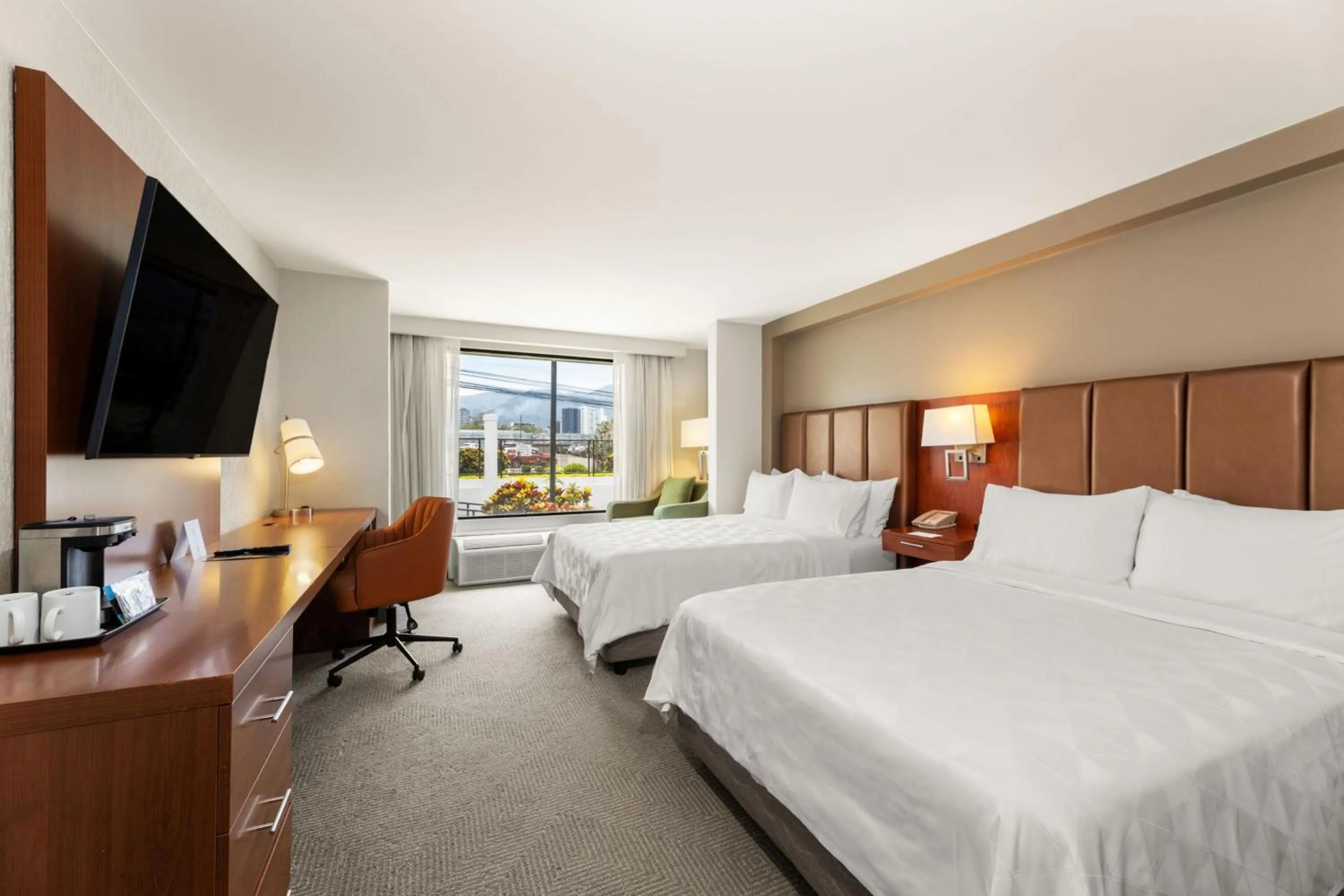 Photo of the whole room, Bed in Holiday Inn San Jose La Sabana by IHG