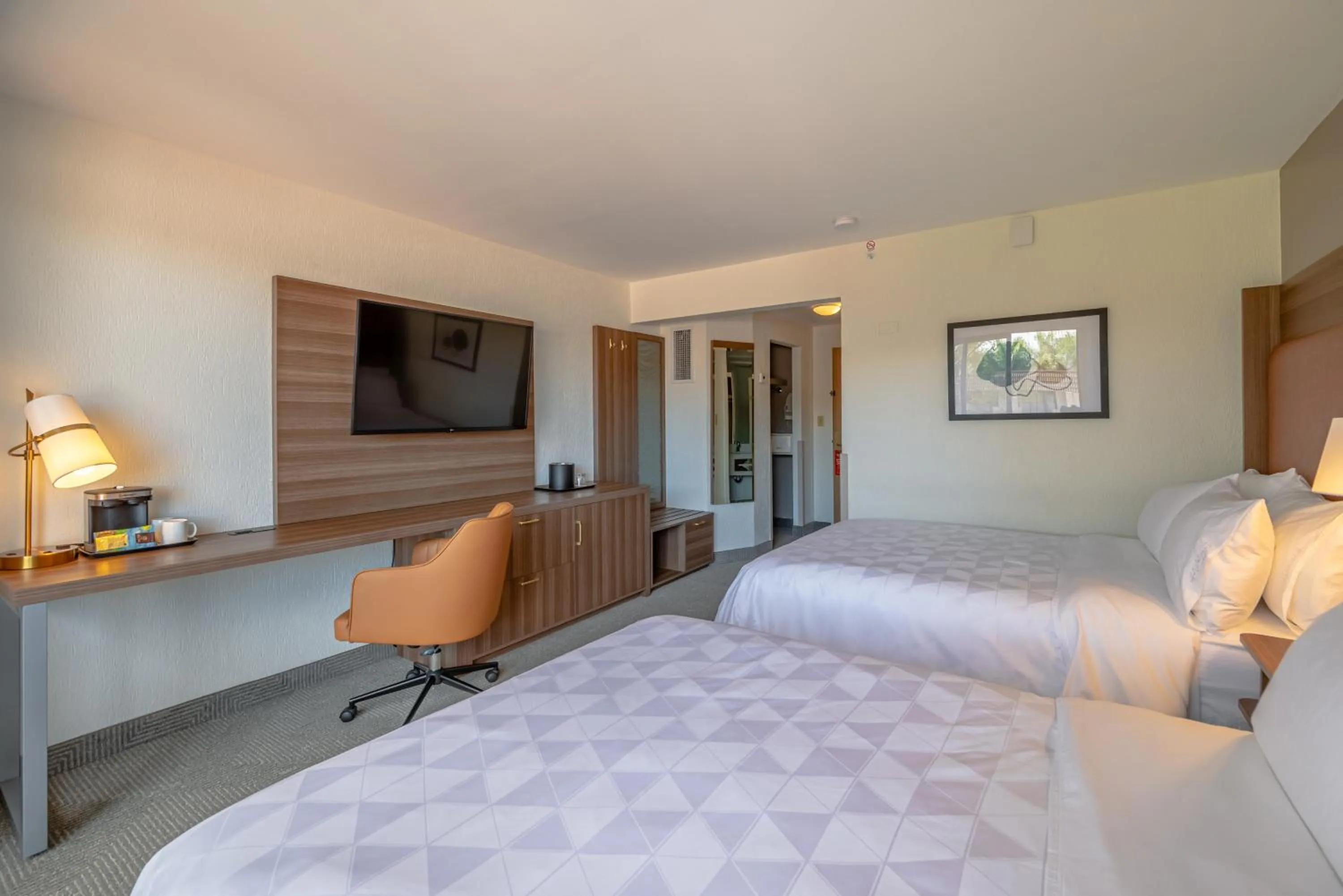 Photo of the whole room, Bed in Holiday Inn San Jose La Sabana by IHG