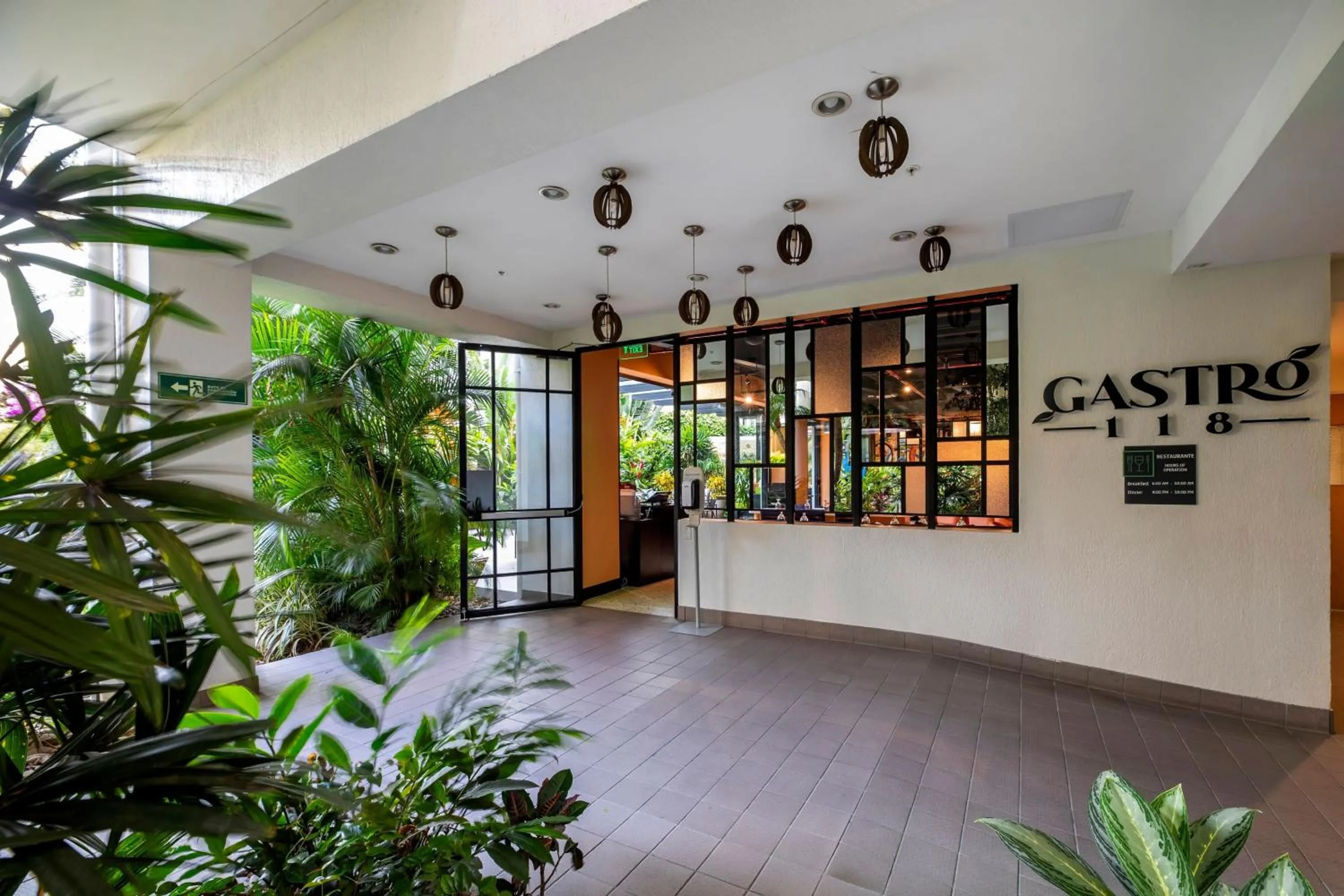 Restaurant/places to eat in Holiday Inn San Jose La Sabana by IHG