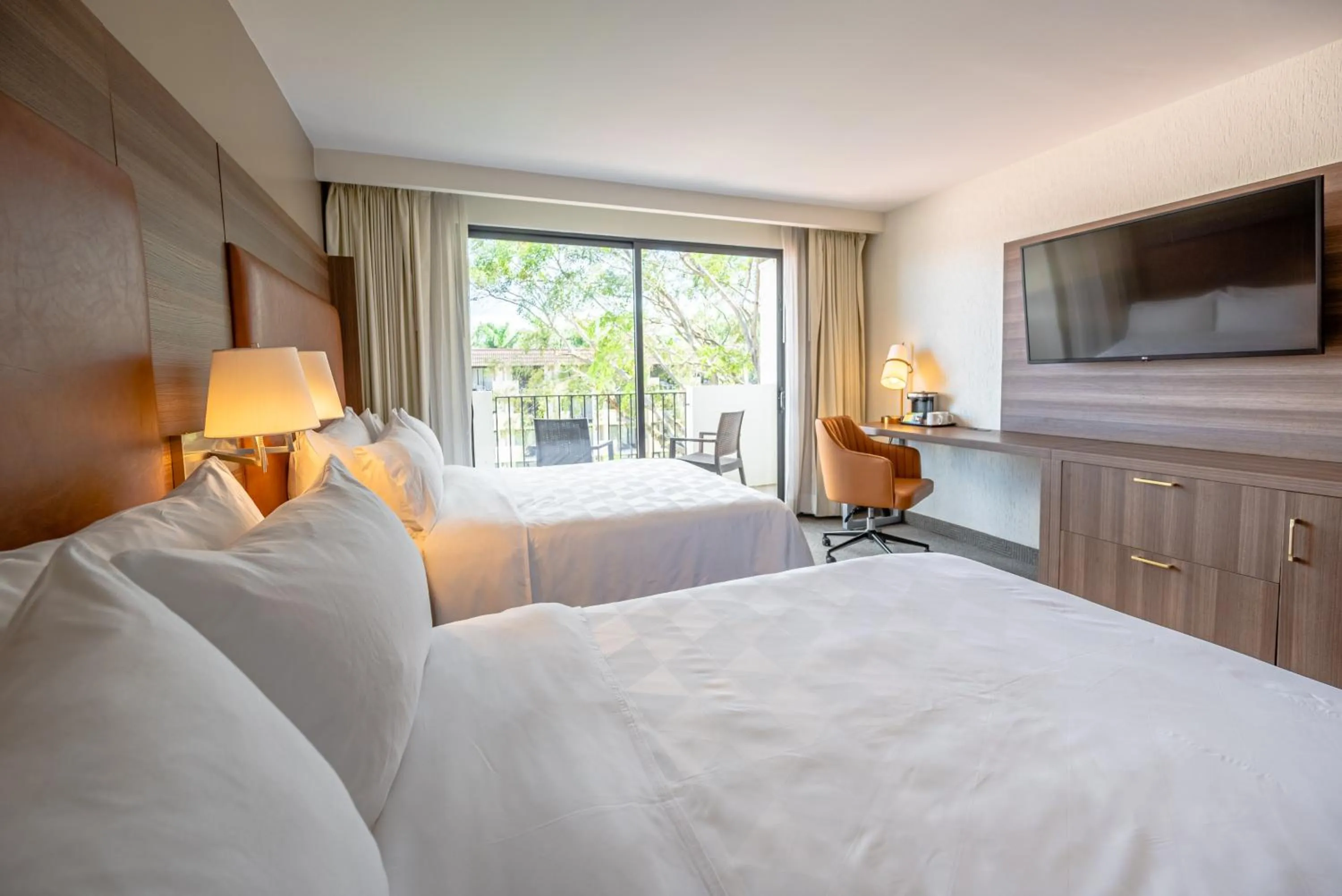 Photo of the whole room, Bed in Holiday Inn San Jose La Sabana by IHG