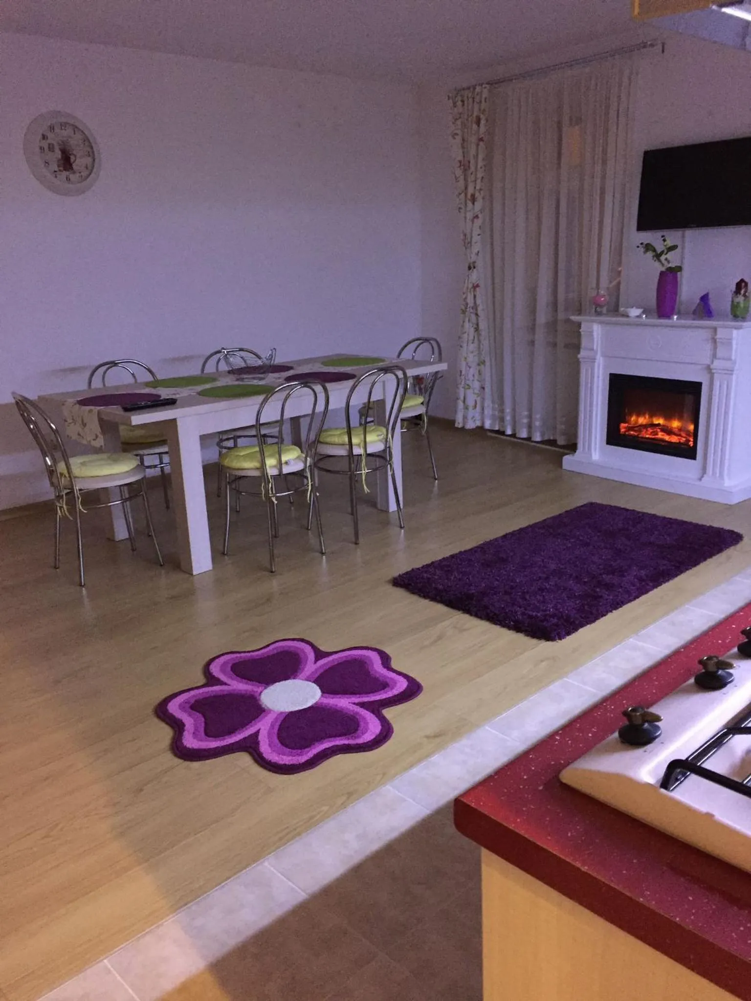 Dining area in Xenopol Central