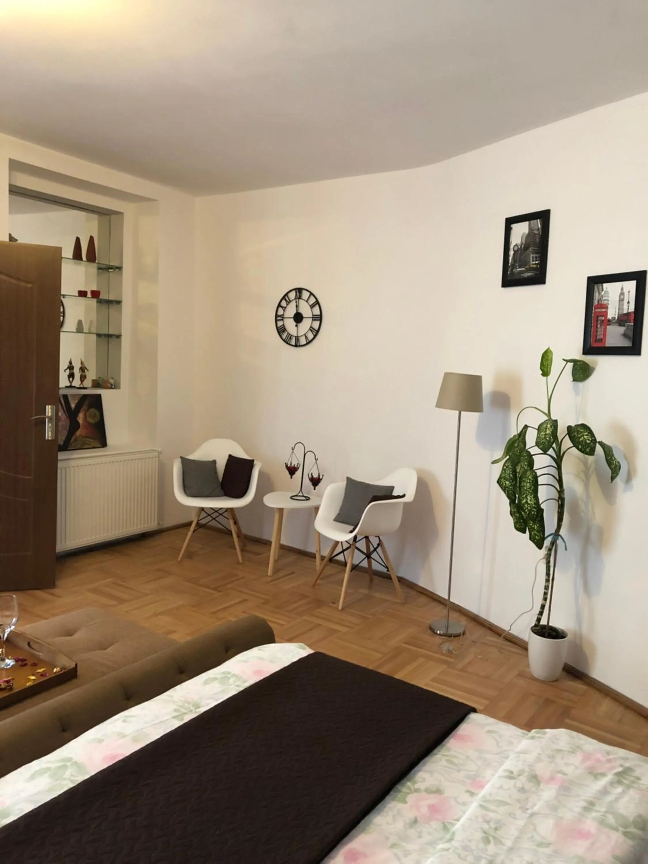 Living room in Xenopol Central