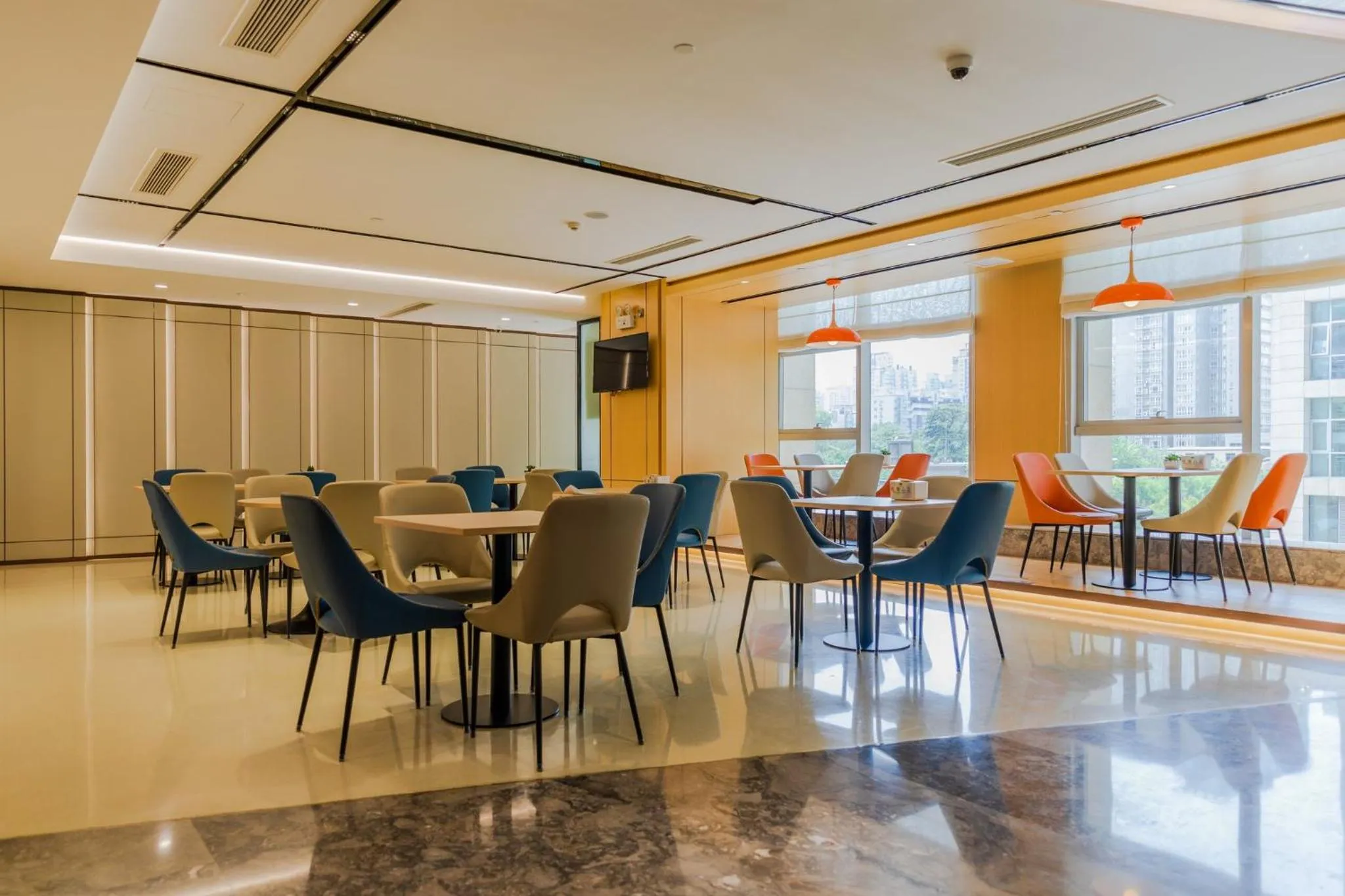 Restaurant/places to eat in Holiday Inn Express Xi'an North by IHG