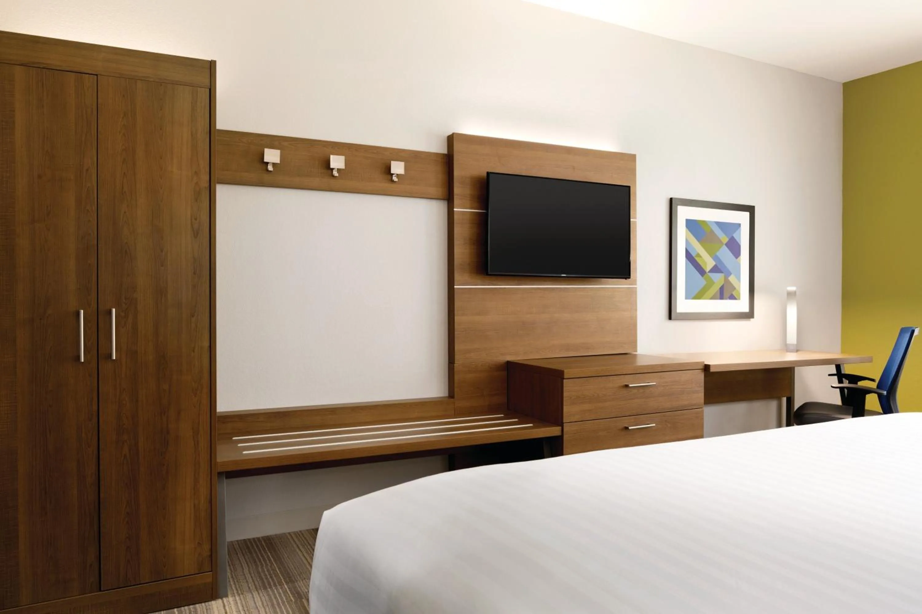 Photo of the whole room, Bed in Holiday Inn Express & Suites - McAllen - Medical Center Area by IHG