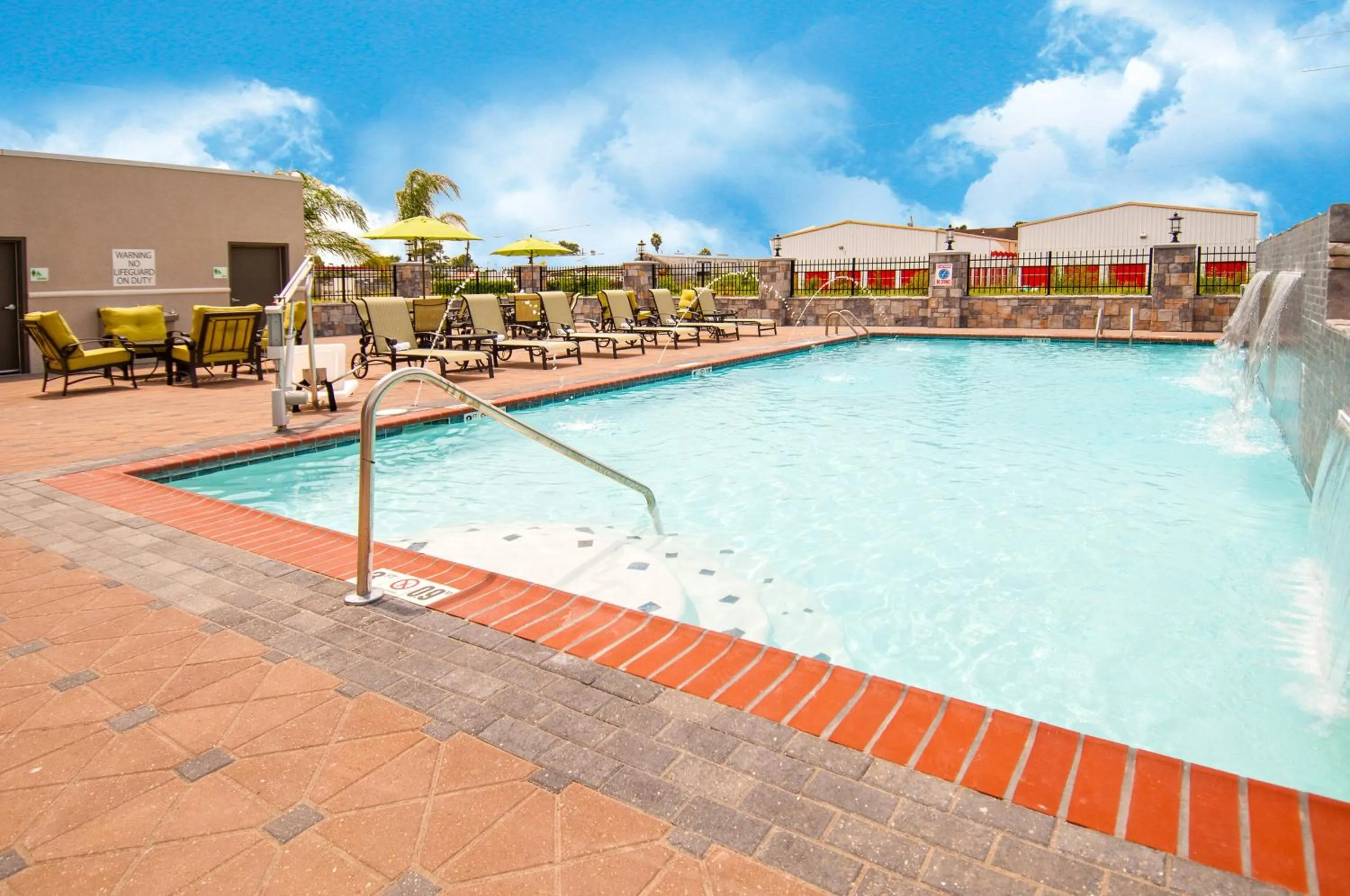 Swimming pool in Holiday Inn - New Orleans Airport North by IHG
