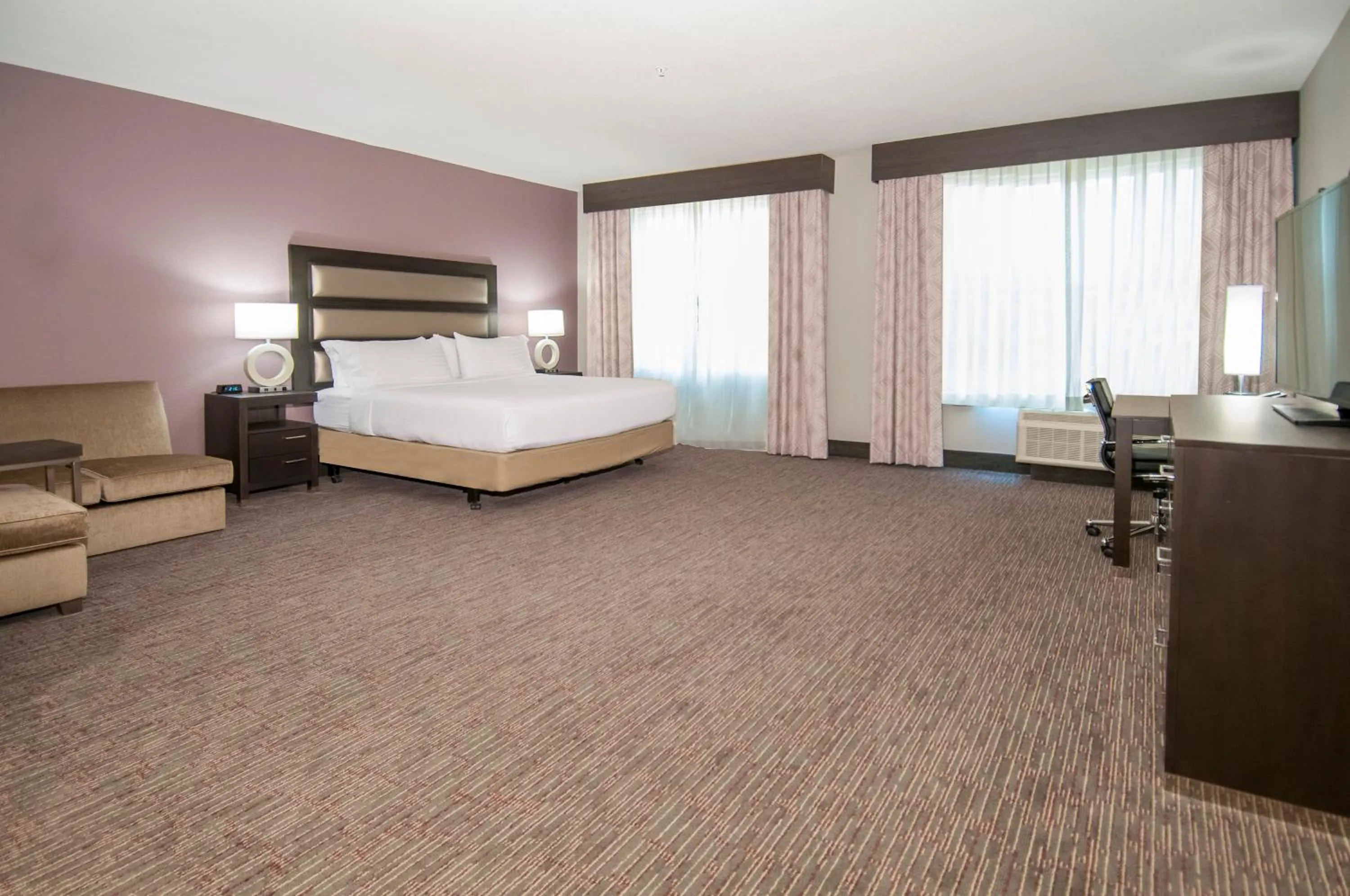 Photo of the whole room, Bed in Holiday Inn - New Orleans Airport North by IHG