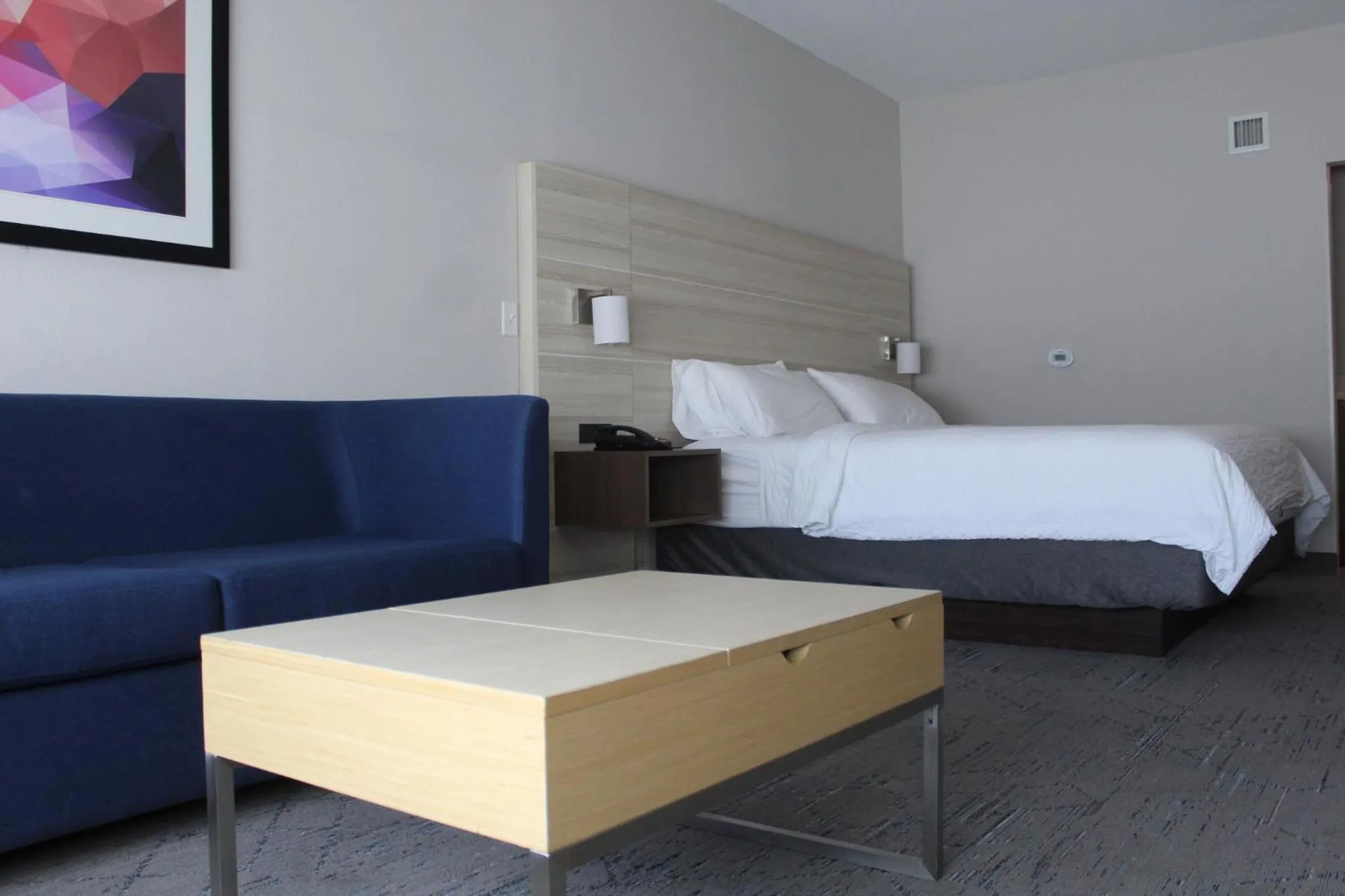 Photo of the whole room, Bed in Holiday Inn Express & Suites - Roswell by IHG