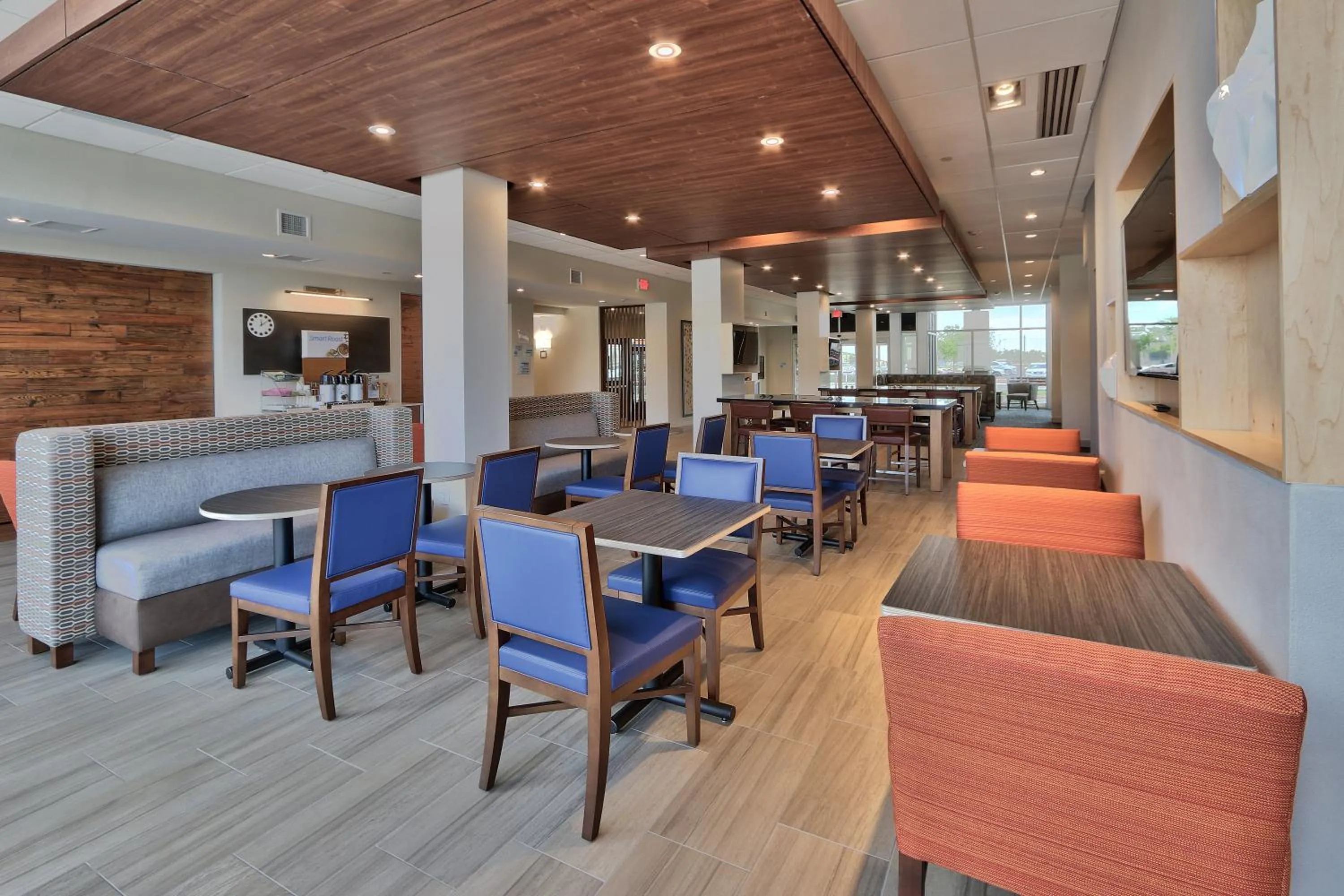Breakfast in Holiday Inn Express & Suites - Roswell by IHG