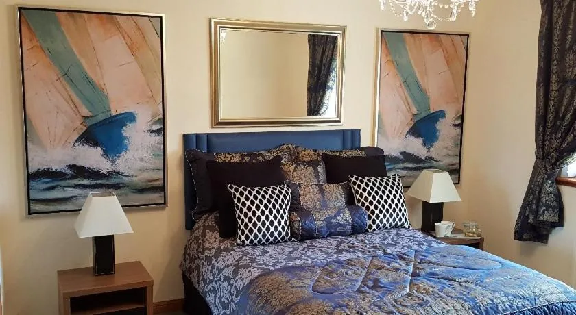 One Strathview B&B