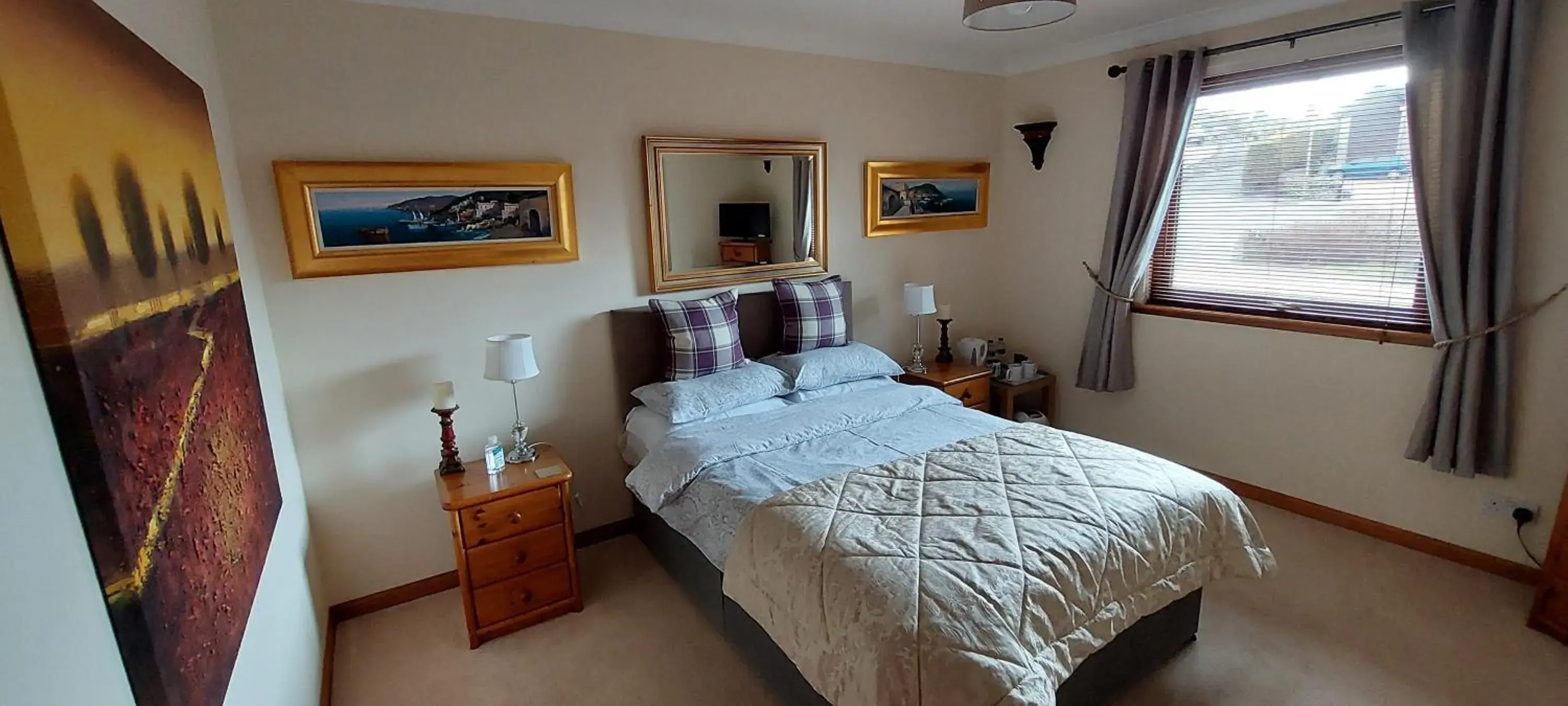 Double Room with Private External Bathroom in One Strathview B&B Double Room with Private External Bathroom in One Strathview B&B