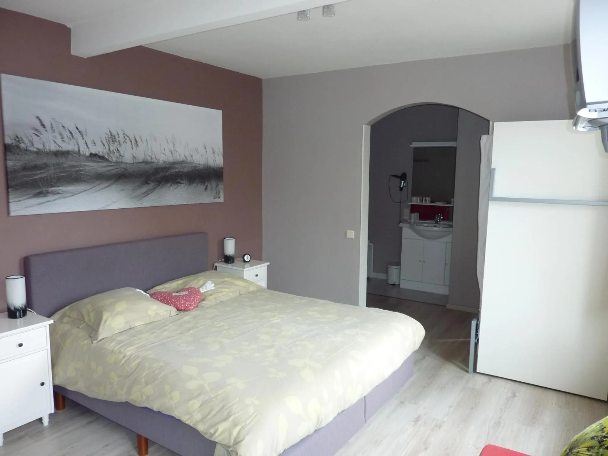 Bedroom, Bed in The Pipers