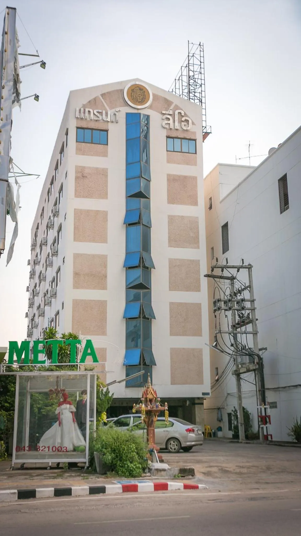 Facade/entrance in Grand Leo Hotel