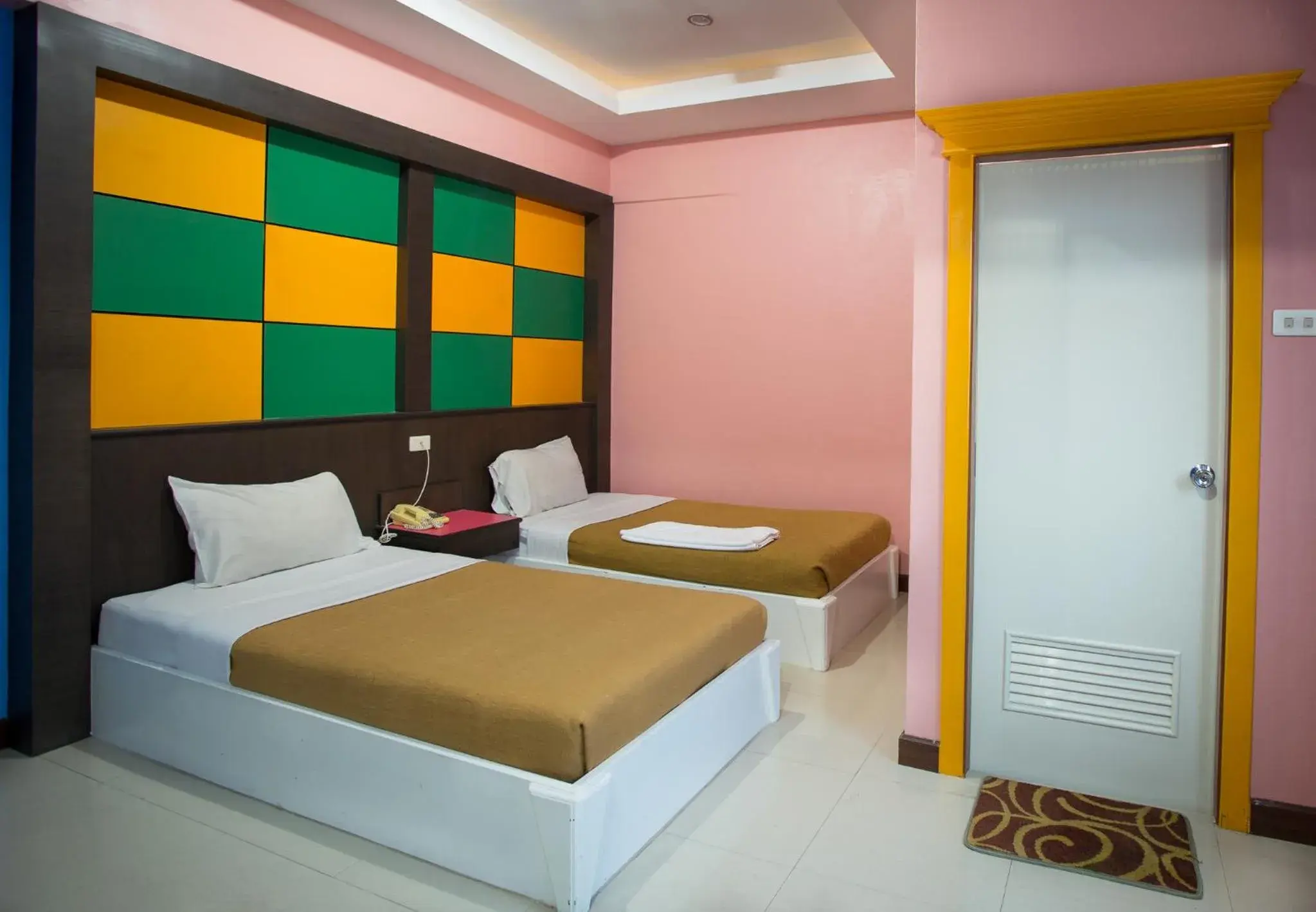 Bedroom, Bed in Grand Leo Hotel Bedroom, Bed in Grand Leo Hotel