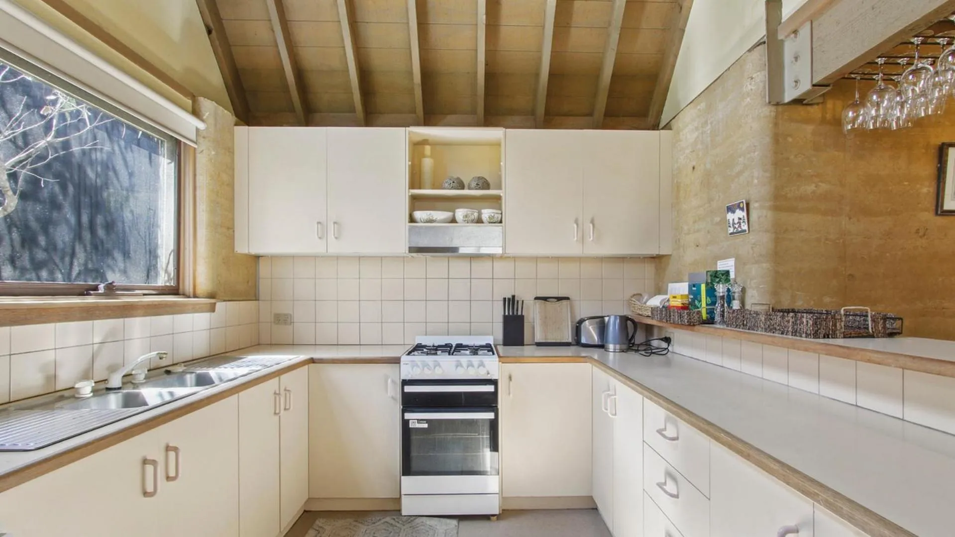 Kitchen or kitchenette in Bidgee Widgee