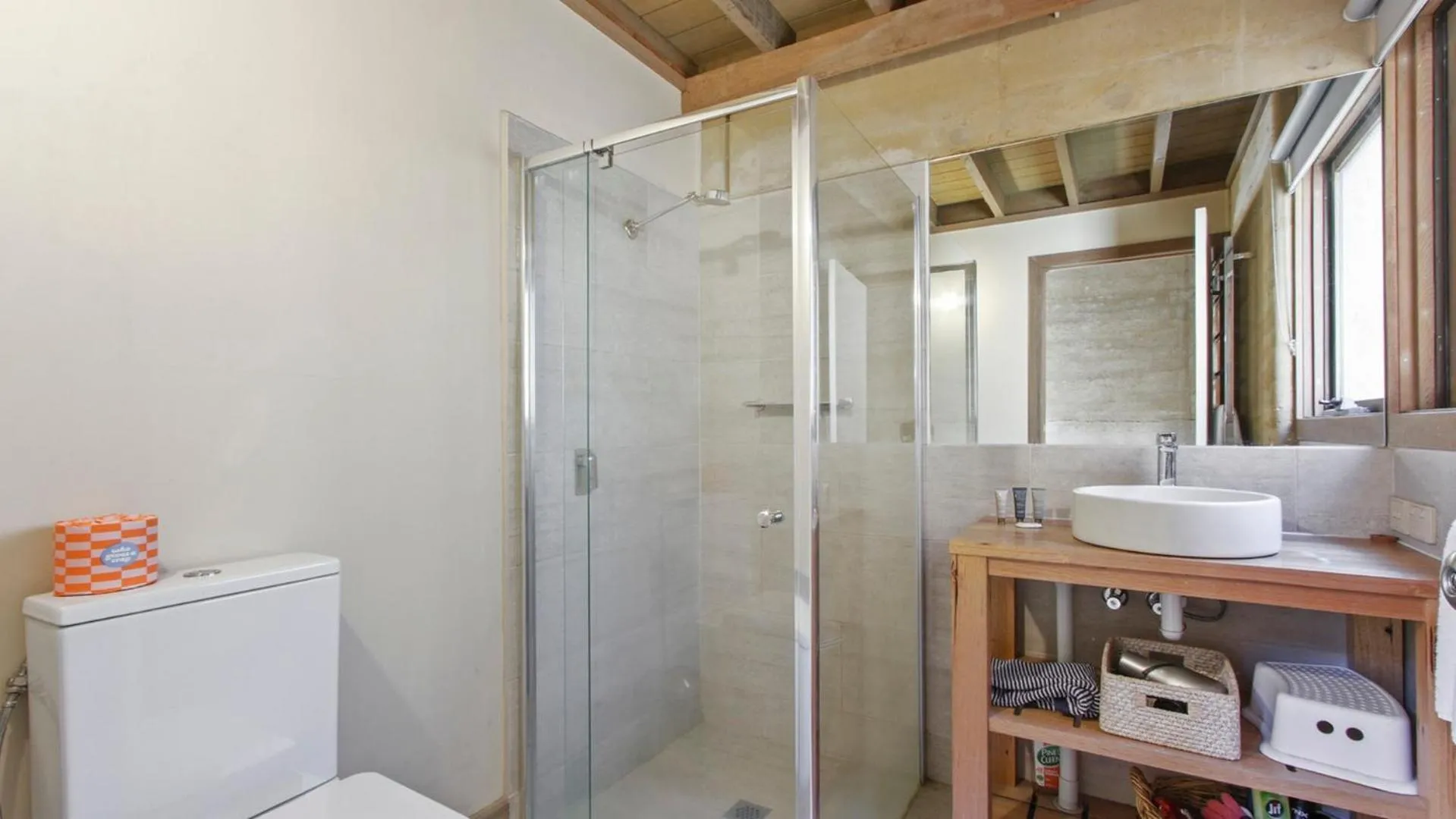 Bathroom in Bidgee Widgee