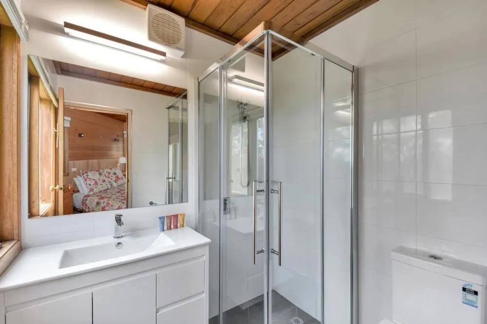Bathroom in Snowgoose