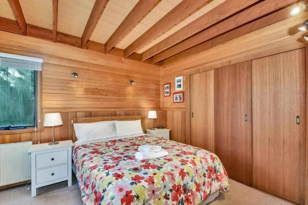 Bedroom, Bed in Snowgoose