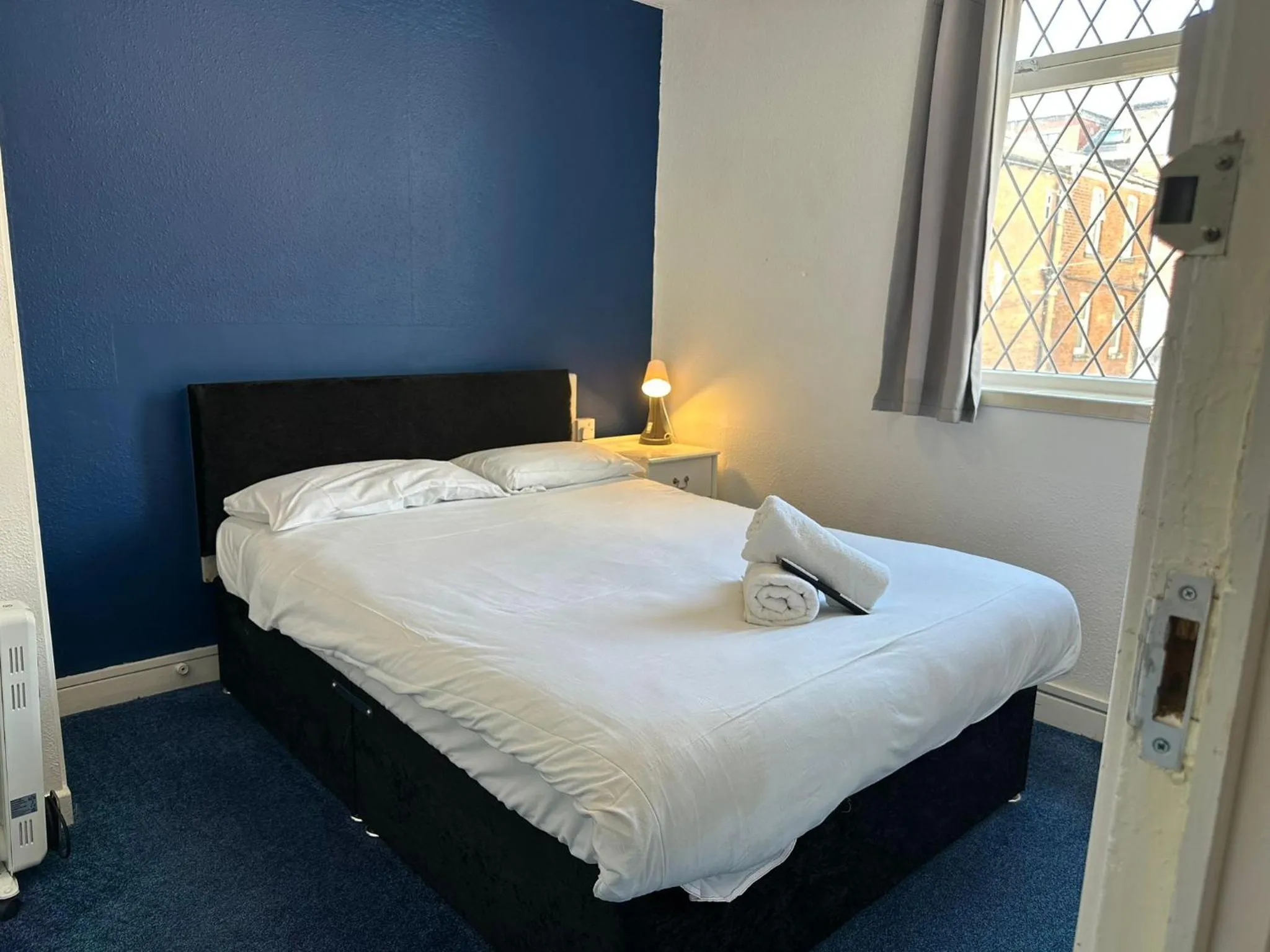 Bedroom, Bed in The Regency Hotel