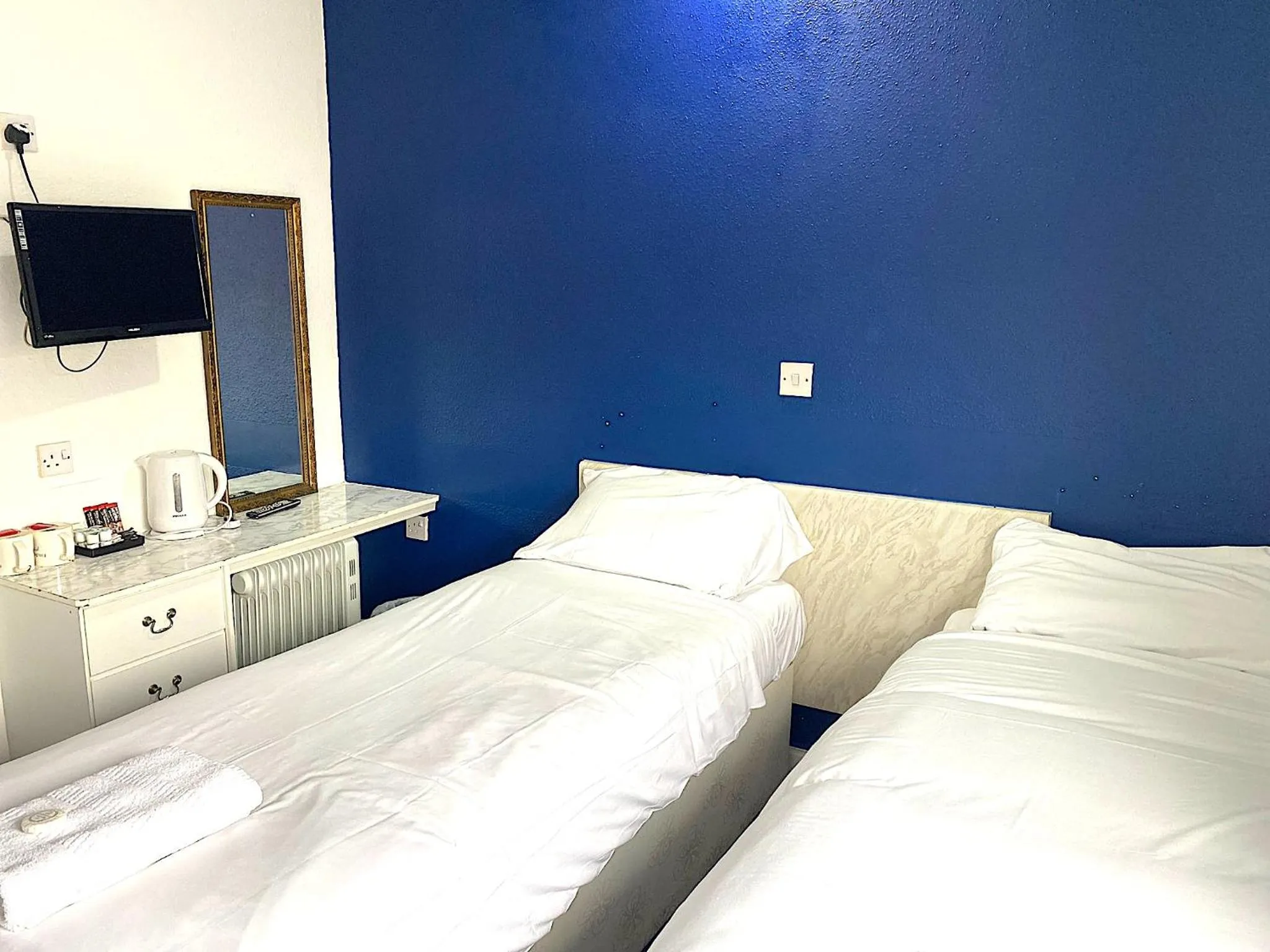 Bedroom, Bed in The Regency Hotel