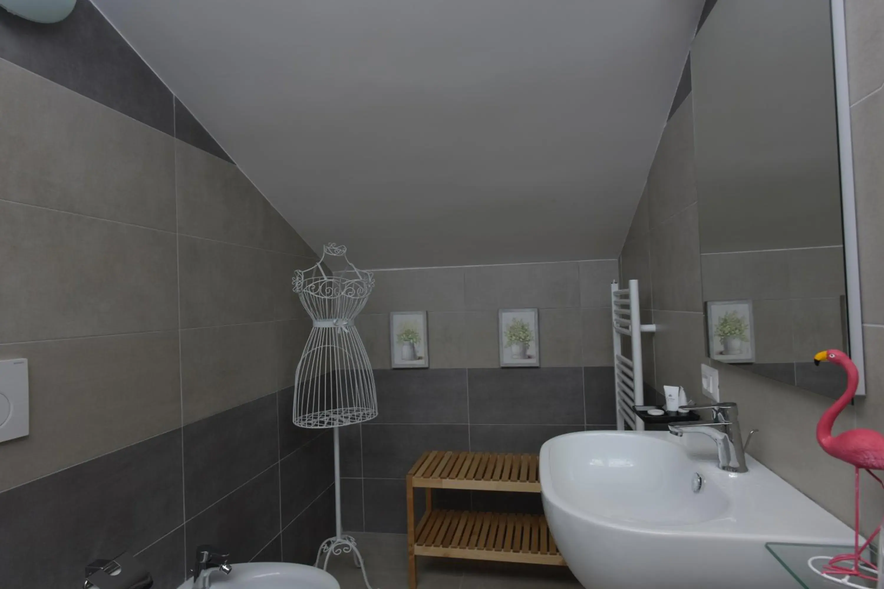 Single Room with Private Bathroom - single occupancy in Villa Catona Trigoria Single Room with Private Bathroom - single occupancy in Villa Catona Trigoria