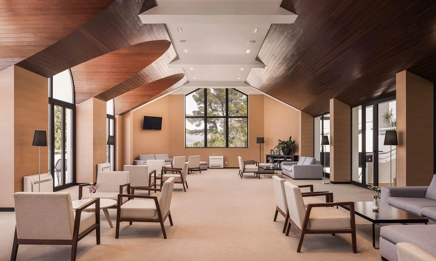 Communal lounge/ TV room in Aminess Younique Liburna Hotel