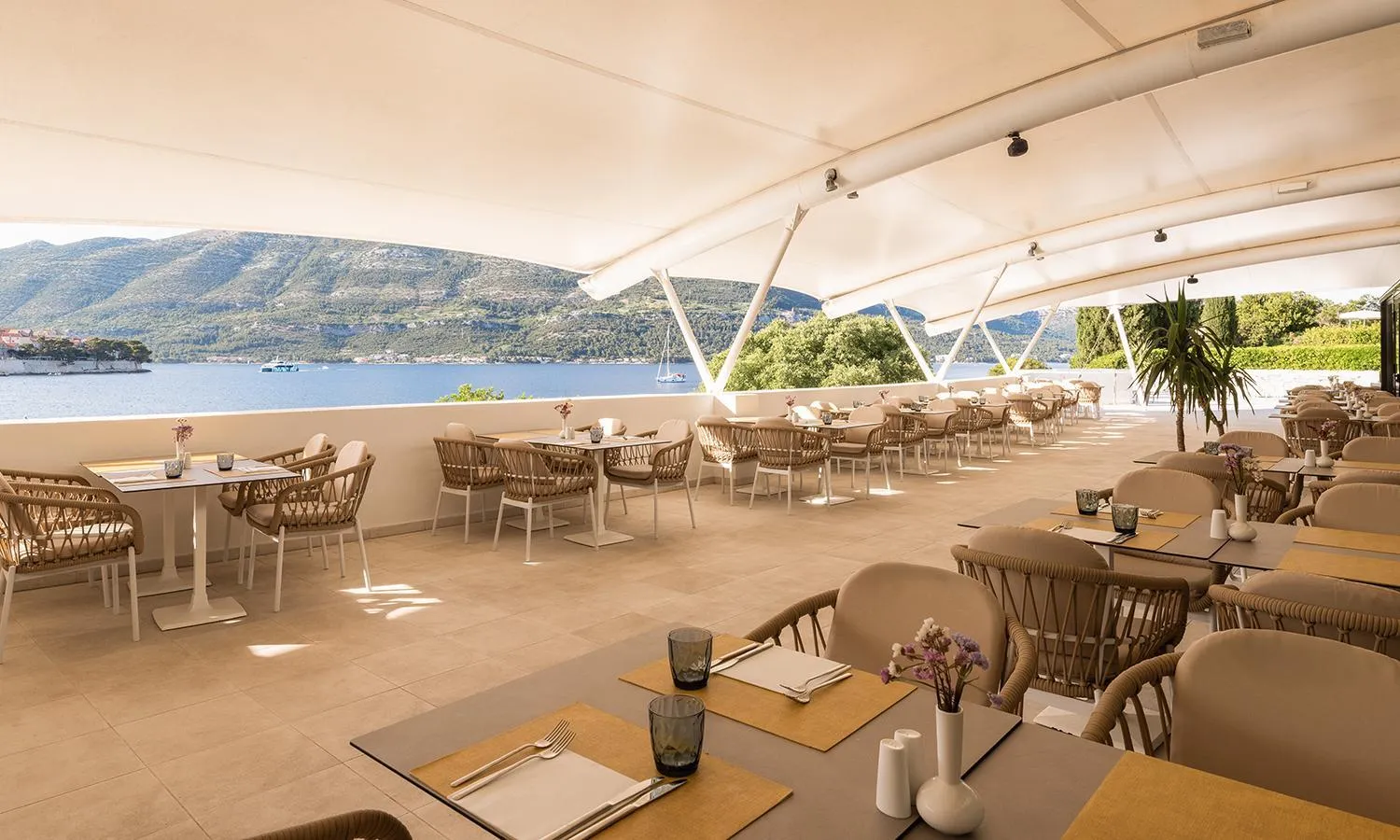 Restaurant/places to eat in Aminess Younique Liburna Hotel