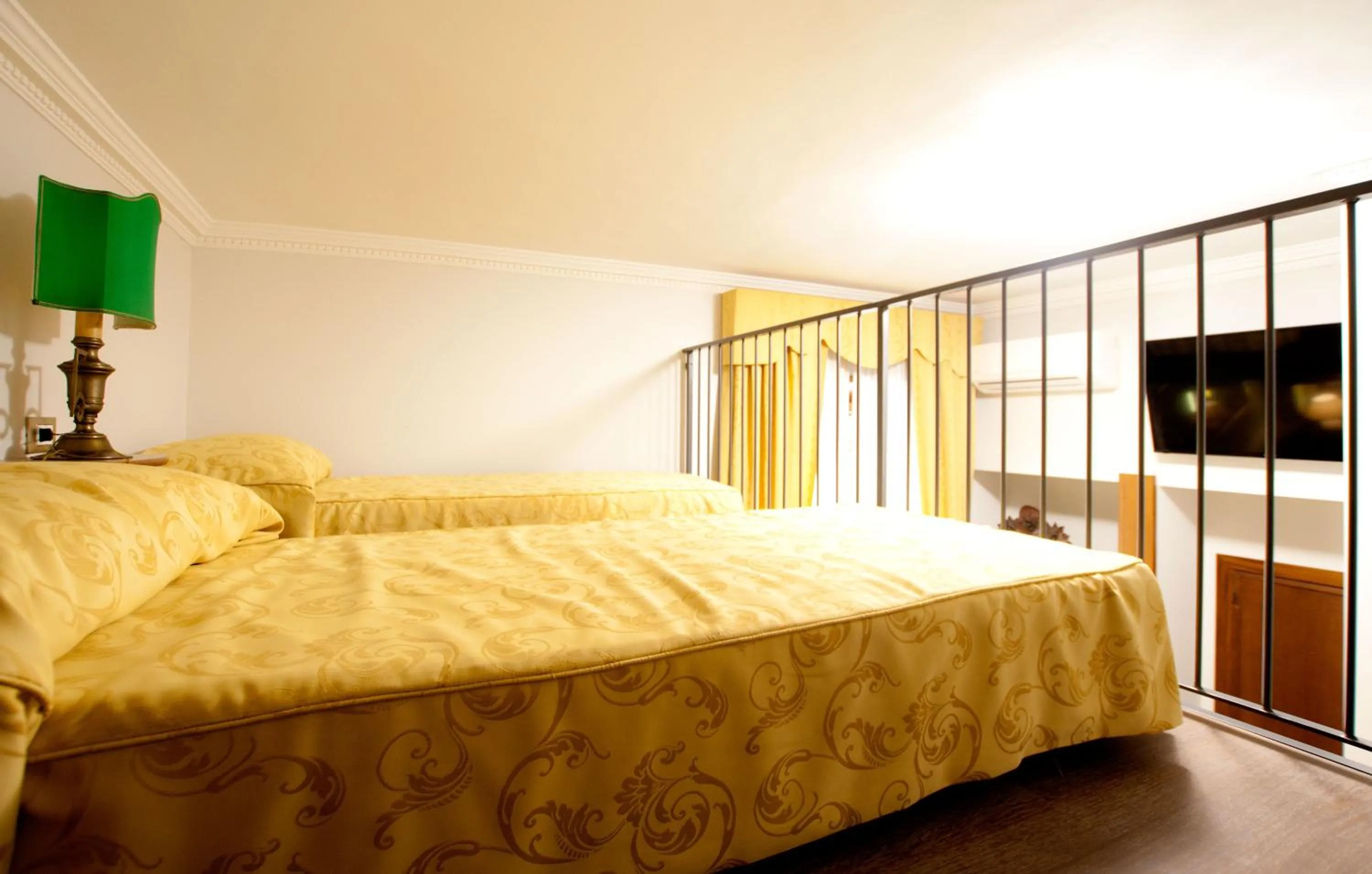 Bed in Guesthouse Borromeo Roma