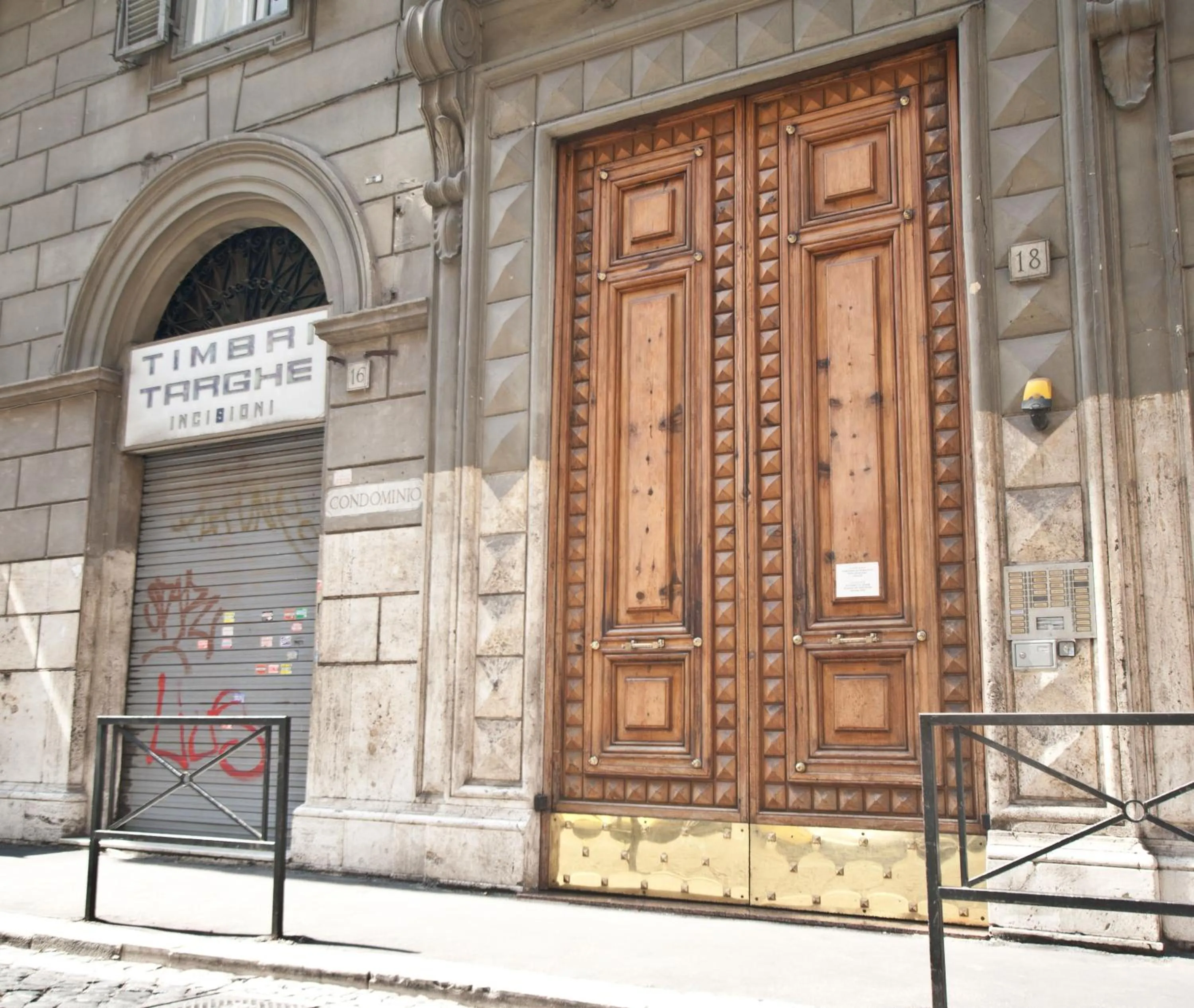 Property building in Guesthouse Borromeo Roma