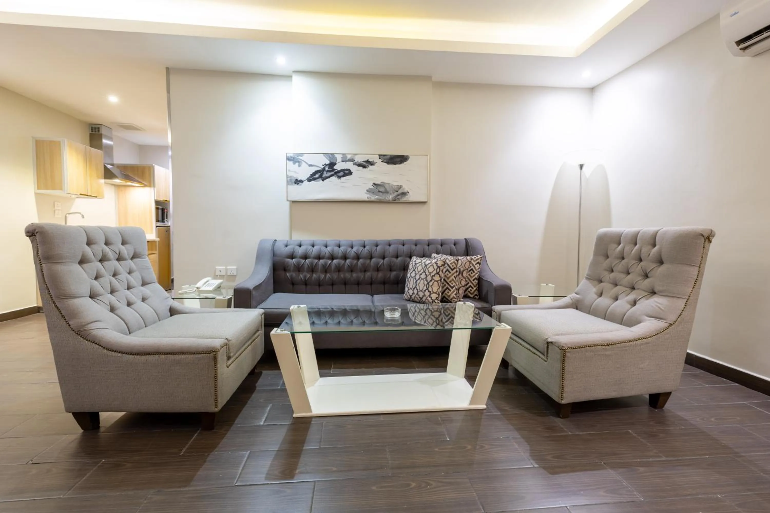 Al Muahidb Residence Al Takhasossi 4