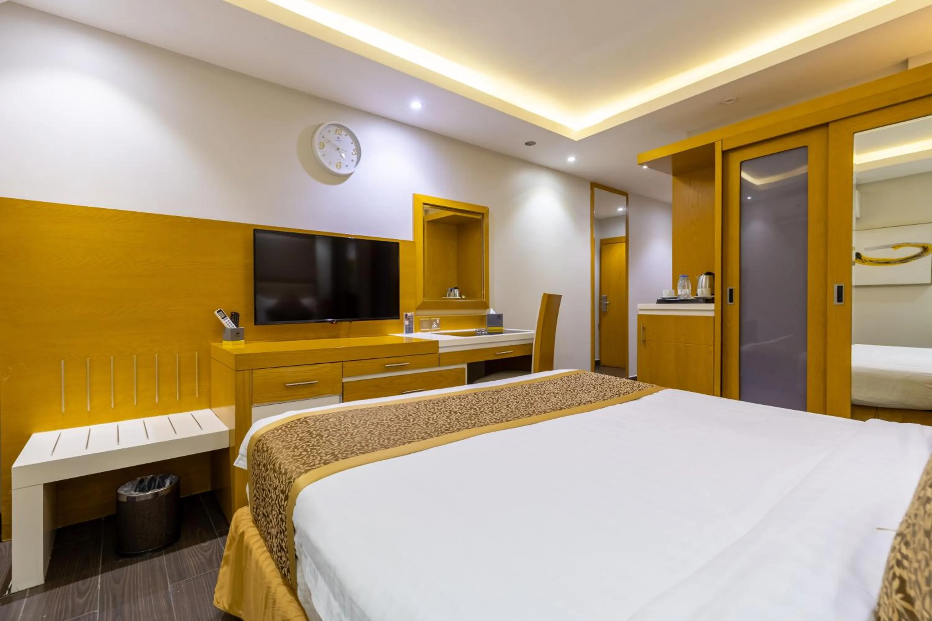 Bed in Al Muahidb Residence Al Takhasossi 4