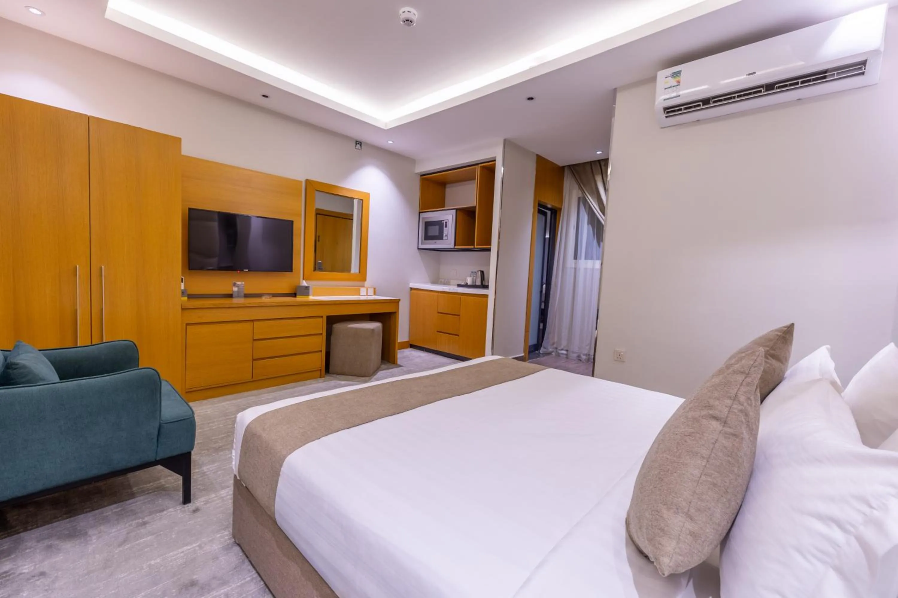 Bed in Al Muahidb Residence Al Takhasossi 4