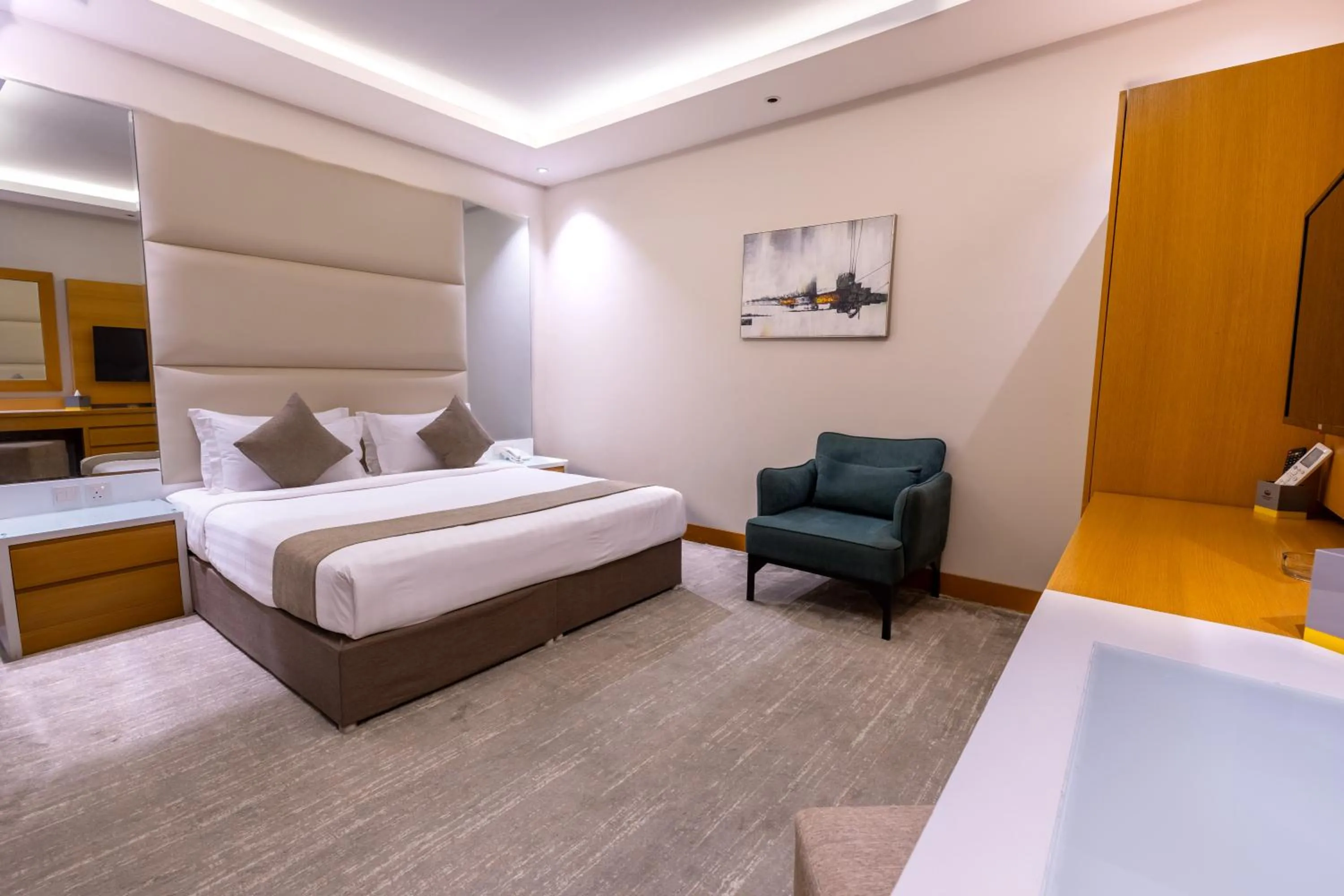 Bed in Al Muahidb Residence Al Takhasossi 4