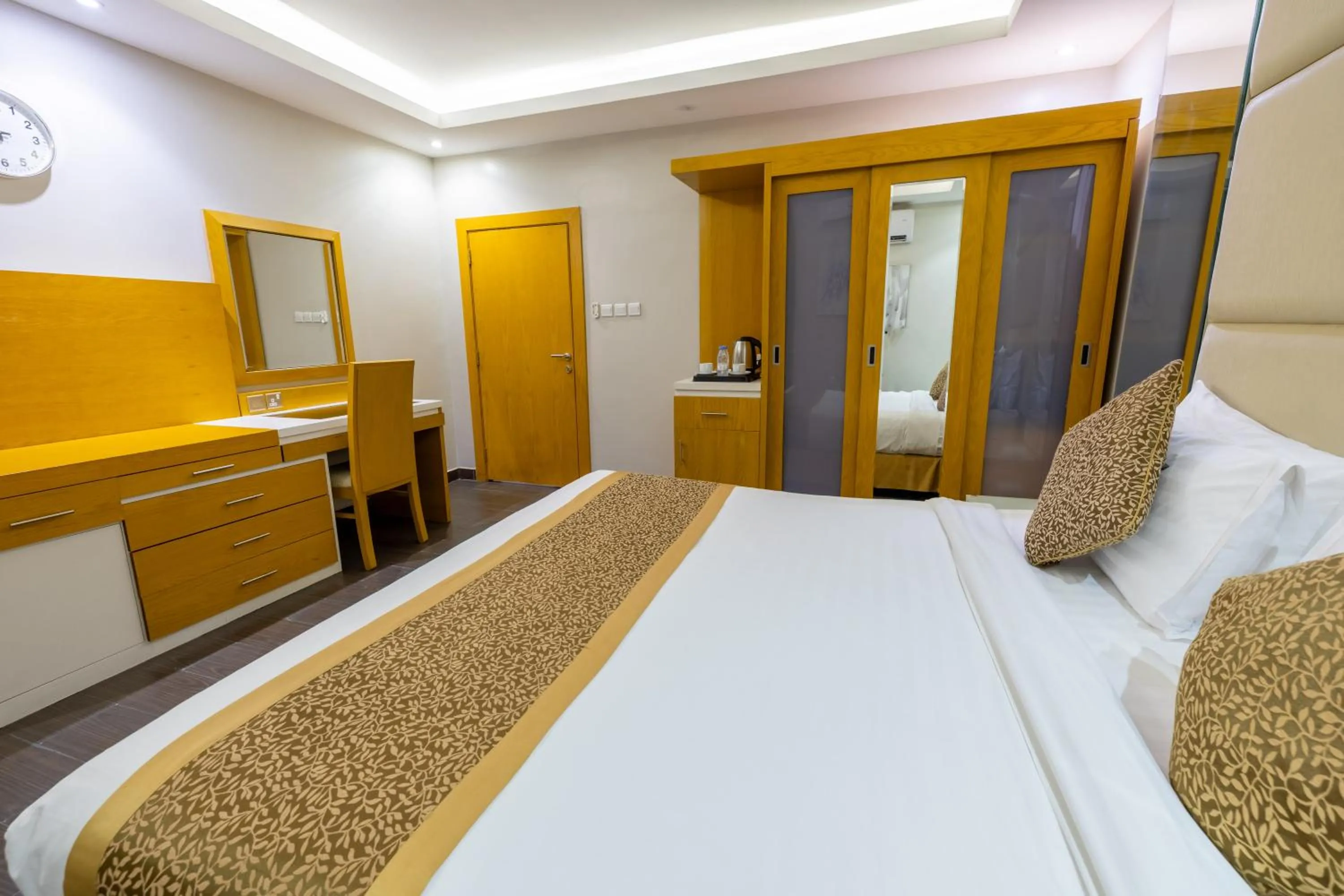 Bed in Al Muahidb Residence Al Takhasossi 4