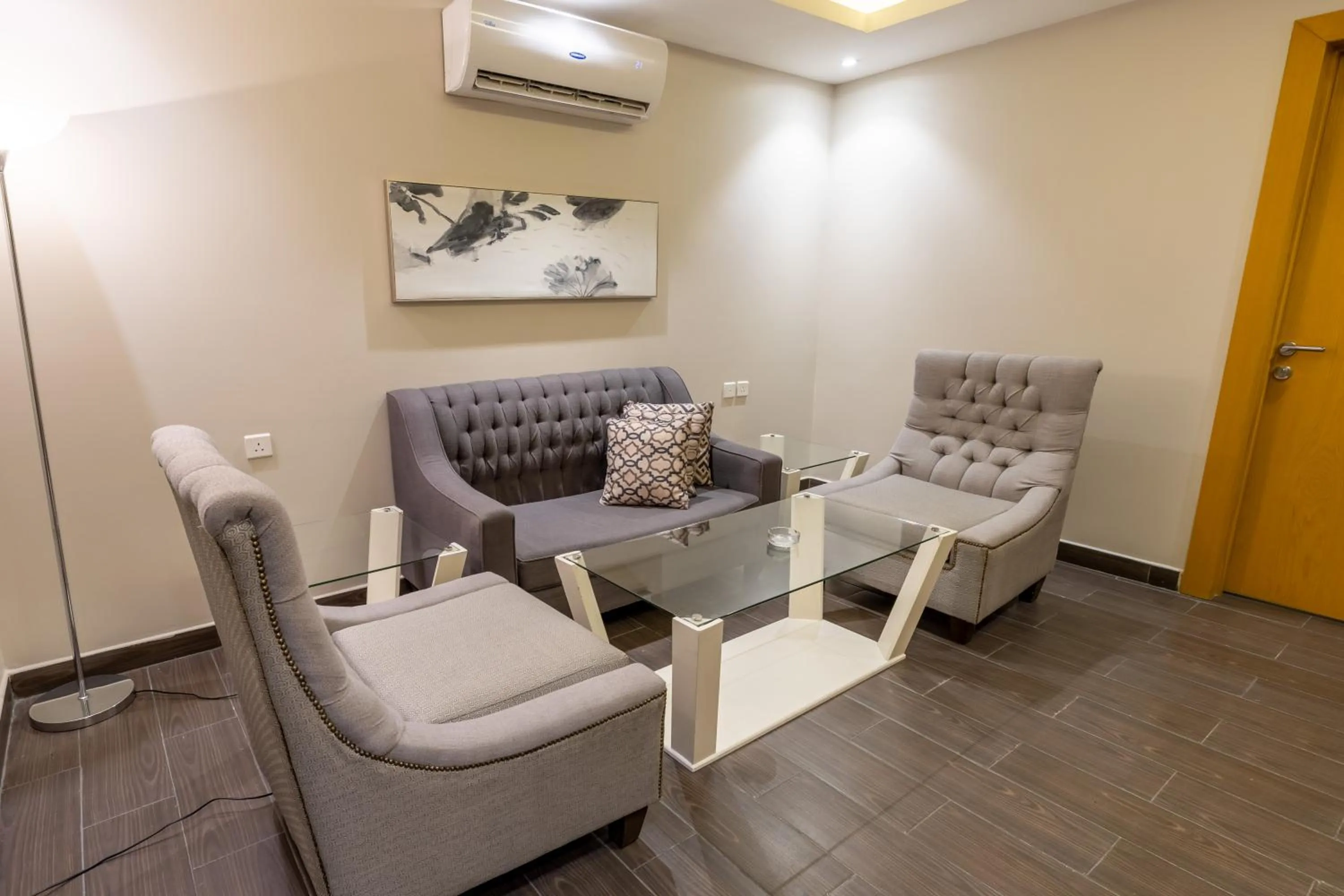 Al Muahidb Residence Al Takhasossi 4