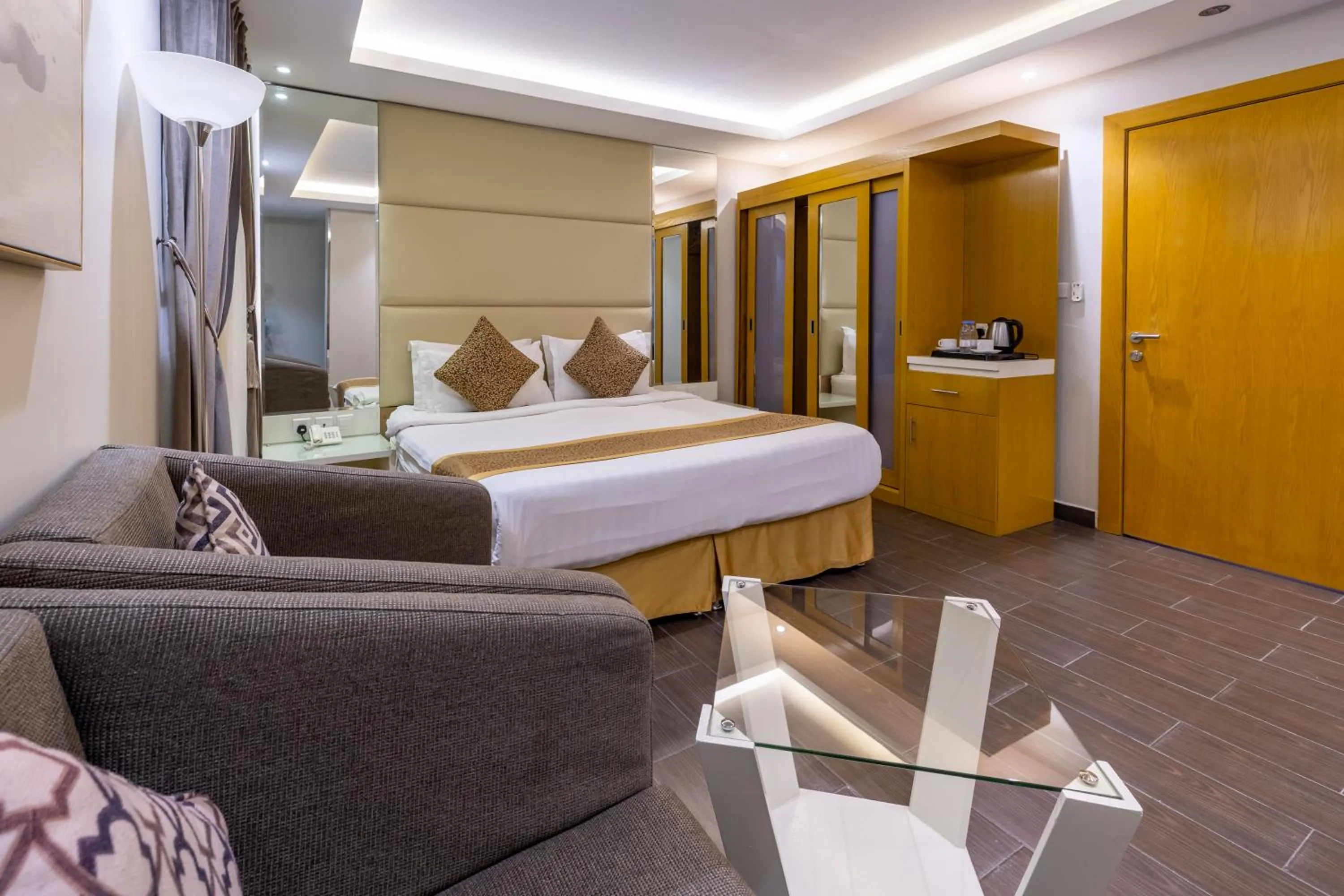 Bed in Al Muahidb Residence Al Takhasossi 4