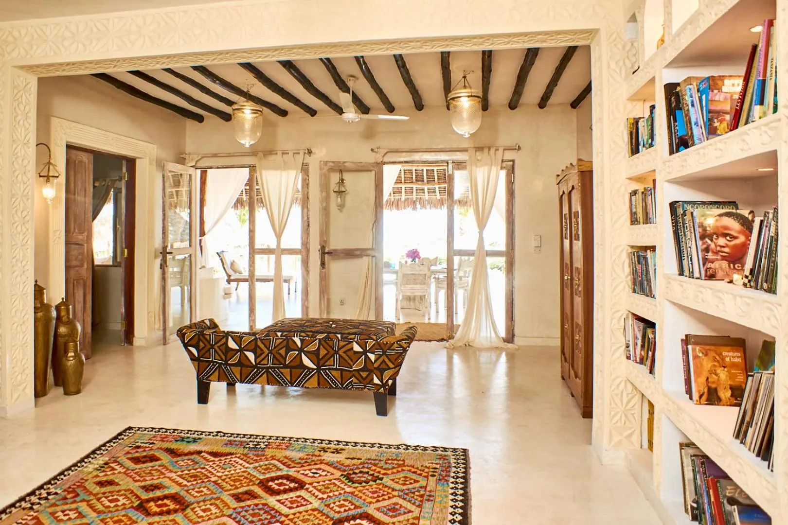 Library in Alawi Home