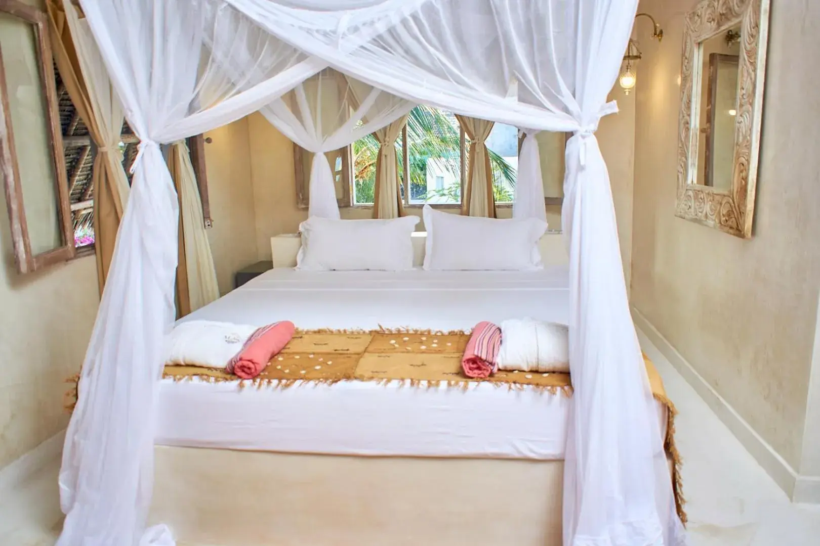 Queen Room with Sea View - single occupancy in Alawi Home Queen Room with Sea View - single occupancy in Alawi Home