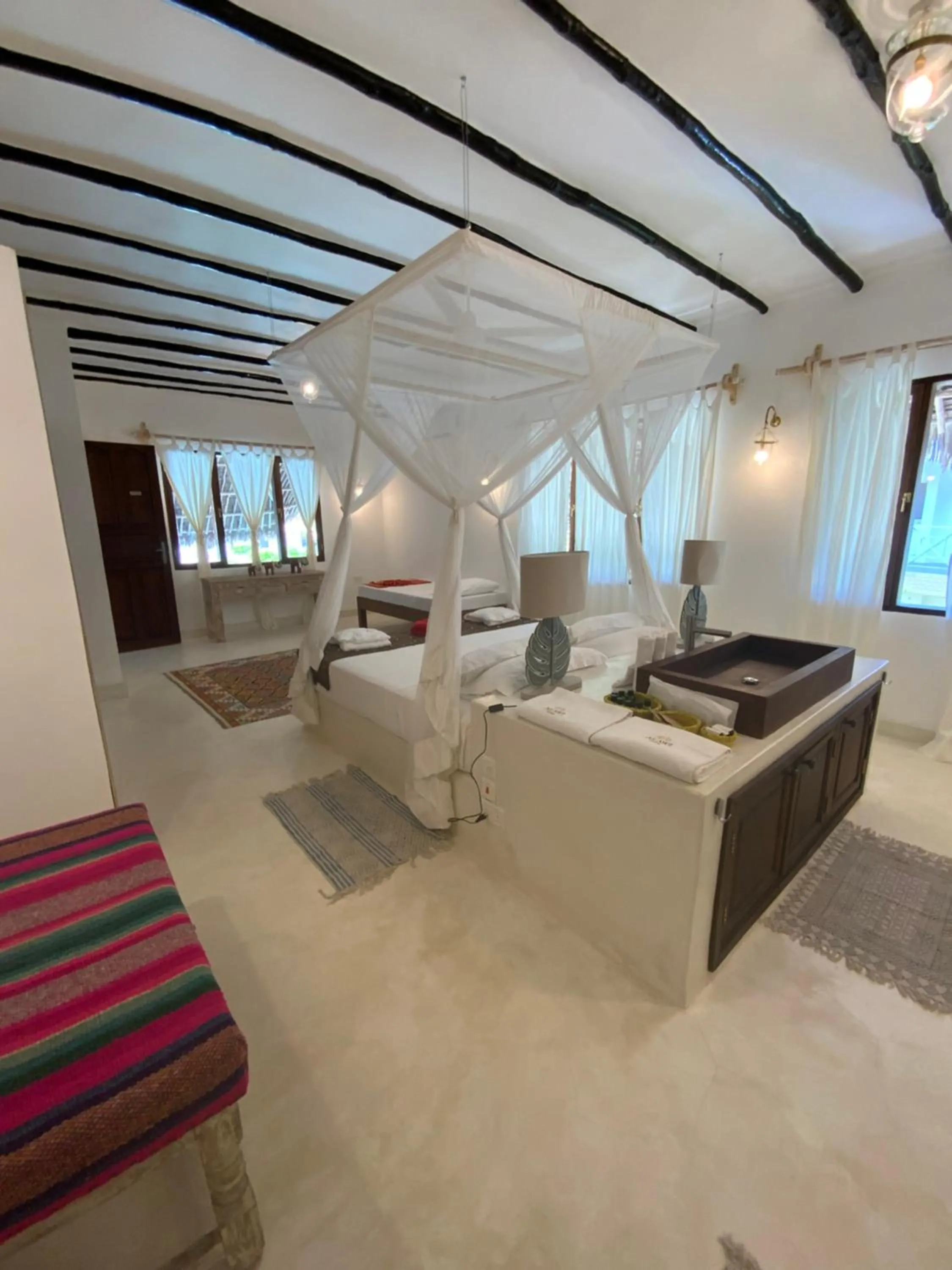 Bedroom, Bed in Alawi Home