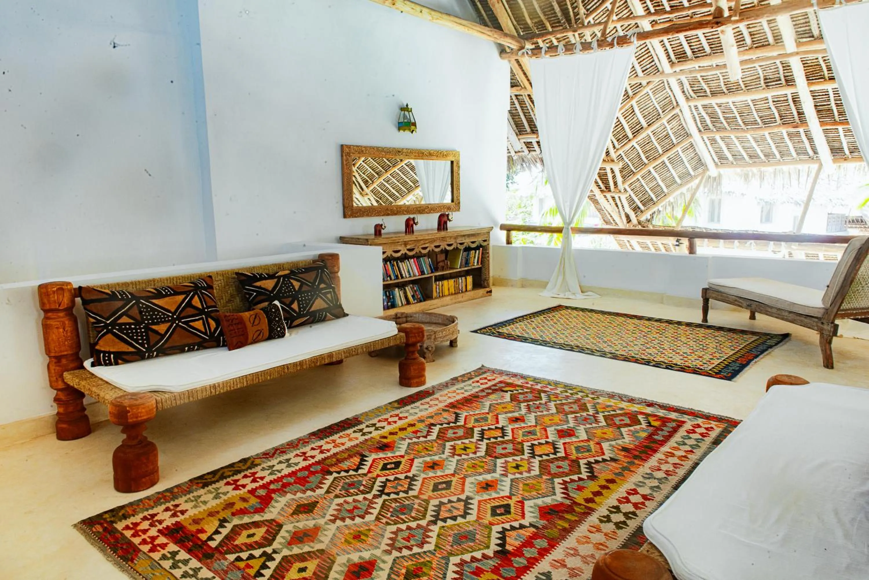 Balcony/Terrace, Bed in Alawi Home