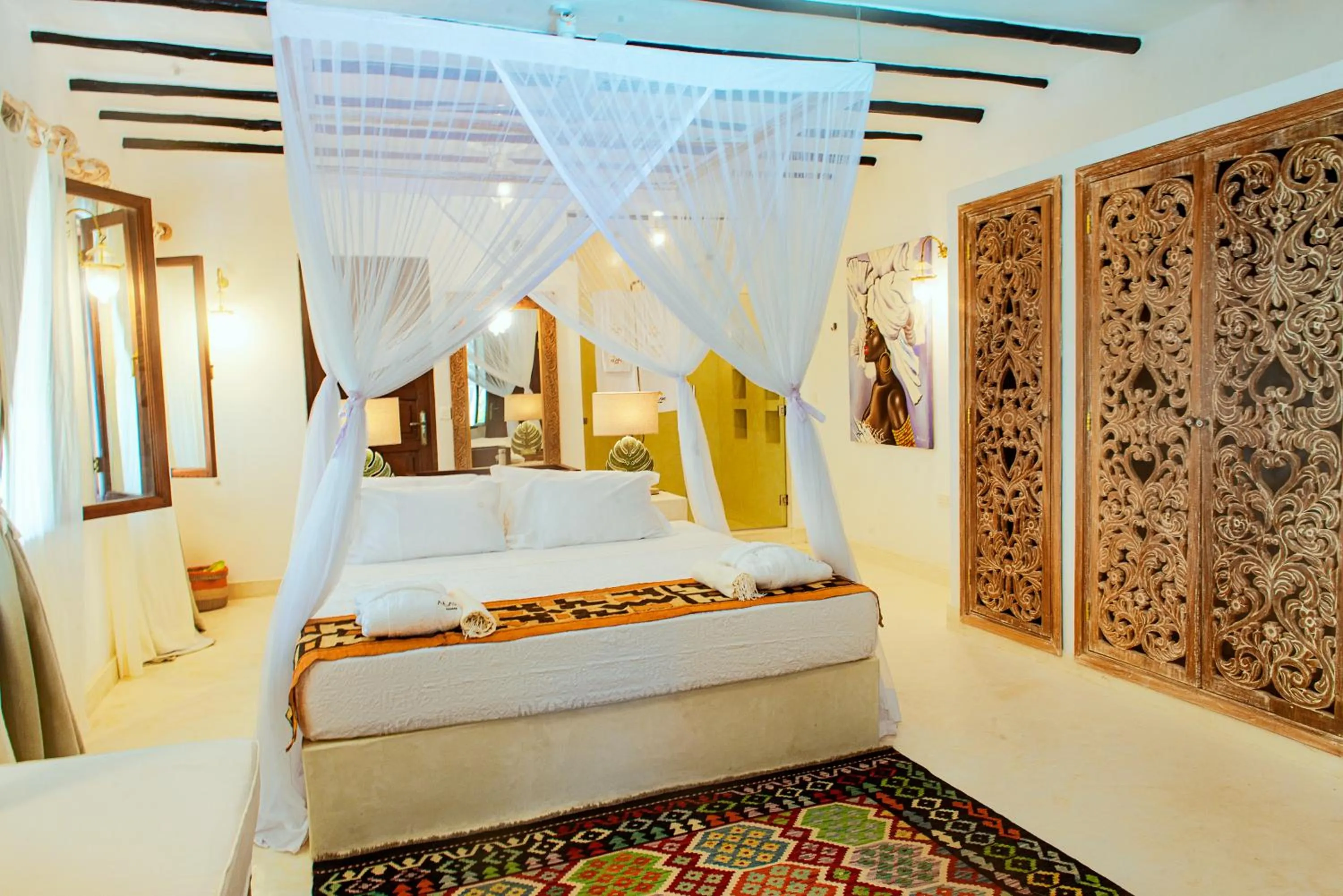 Bedroom, Bed in Alawi Home
