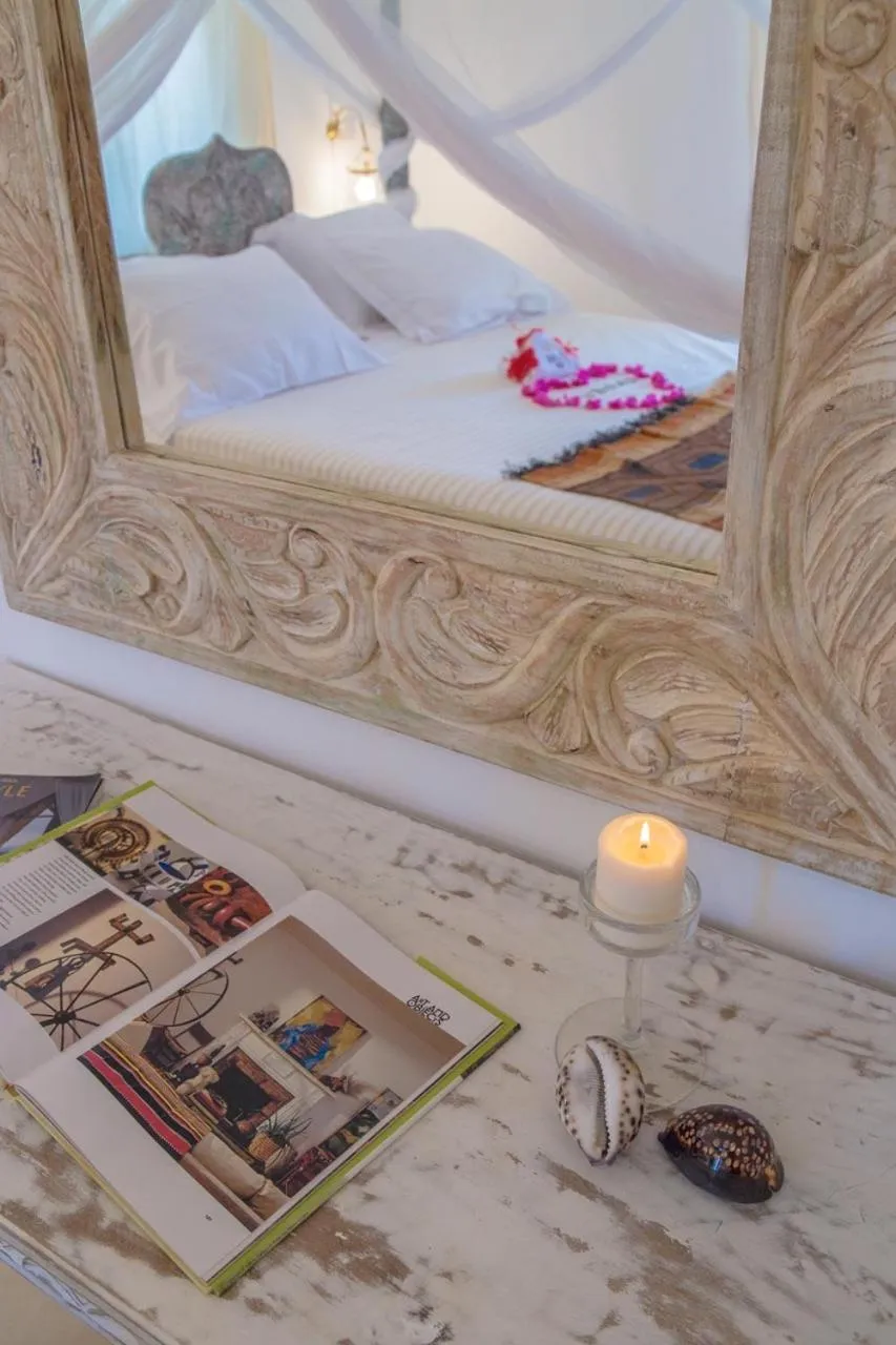 Bedroom, Bed in Alawi Home