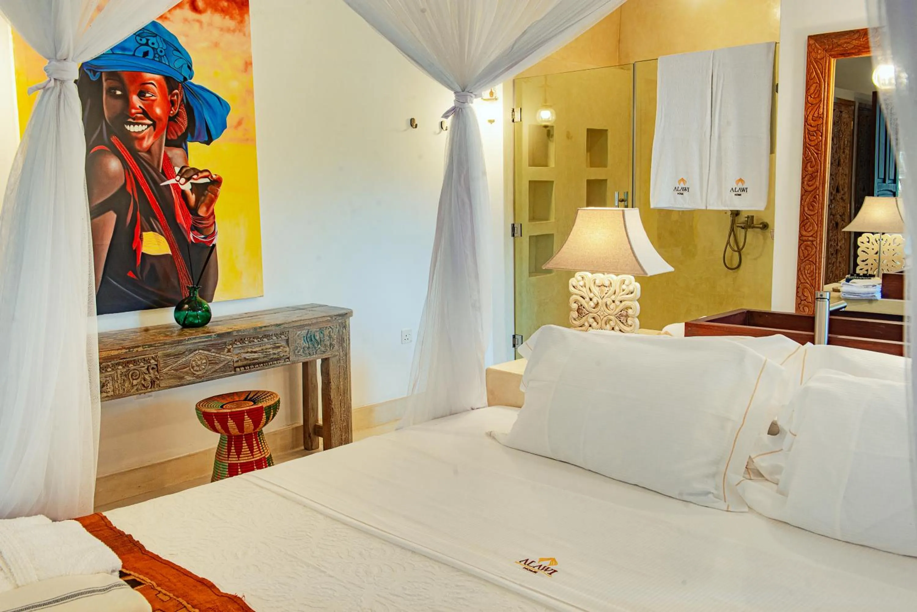 Bedroom, Bed in Alawi Home