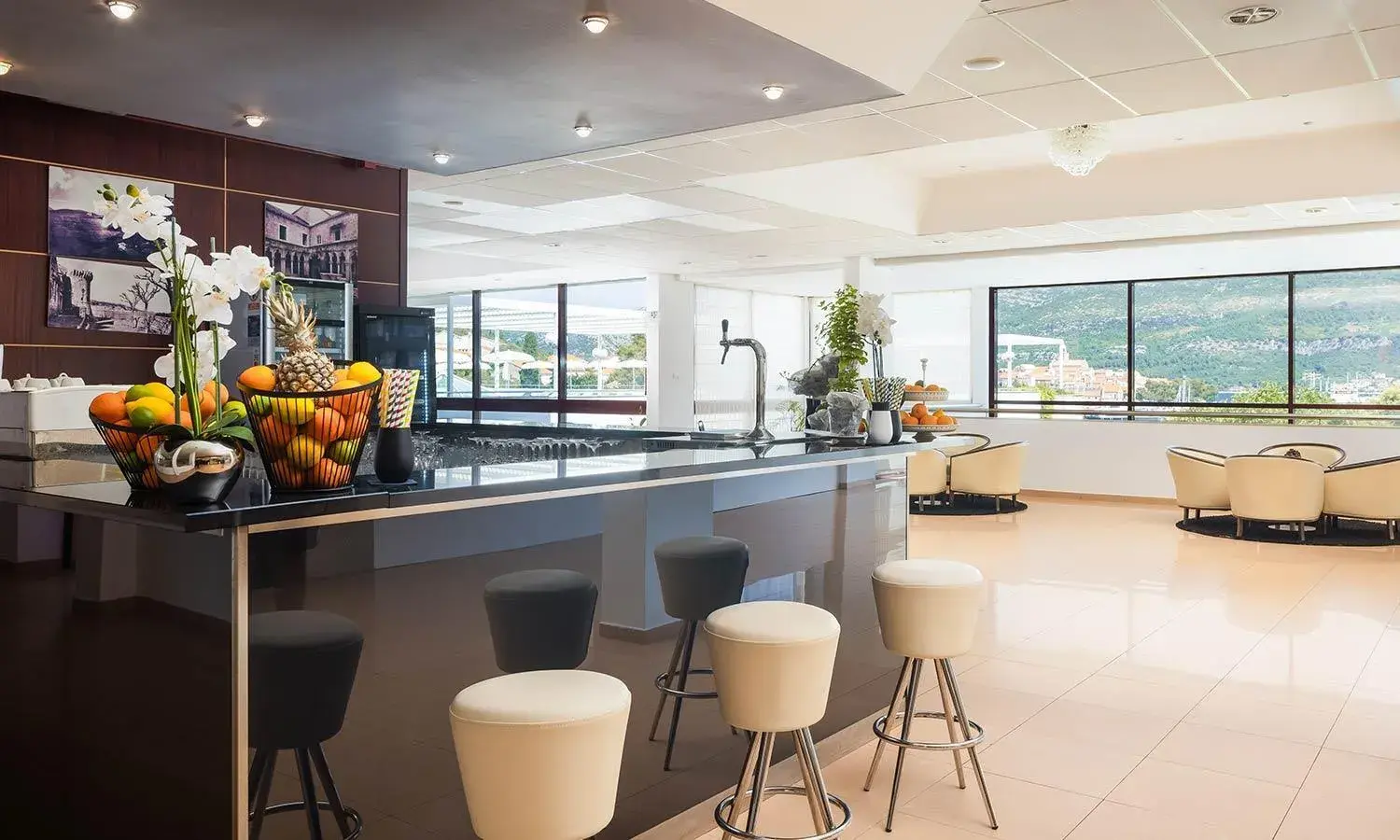 Lounge or bar in Marko Polo Maradiso Hotel by Aminess Lounge or bar in Marko Polo Maradiso Hotel by Aminess