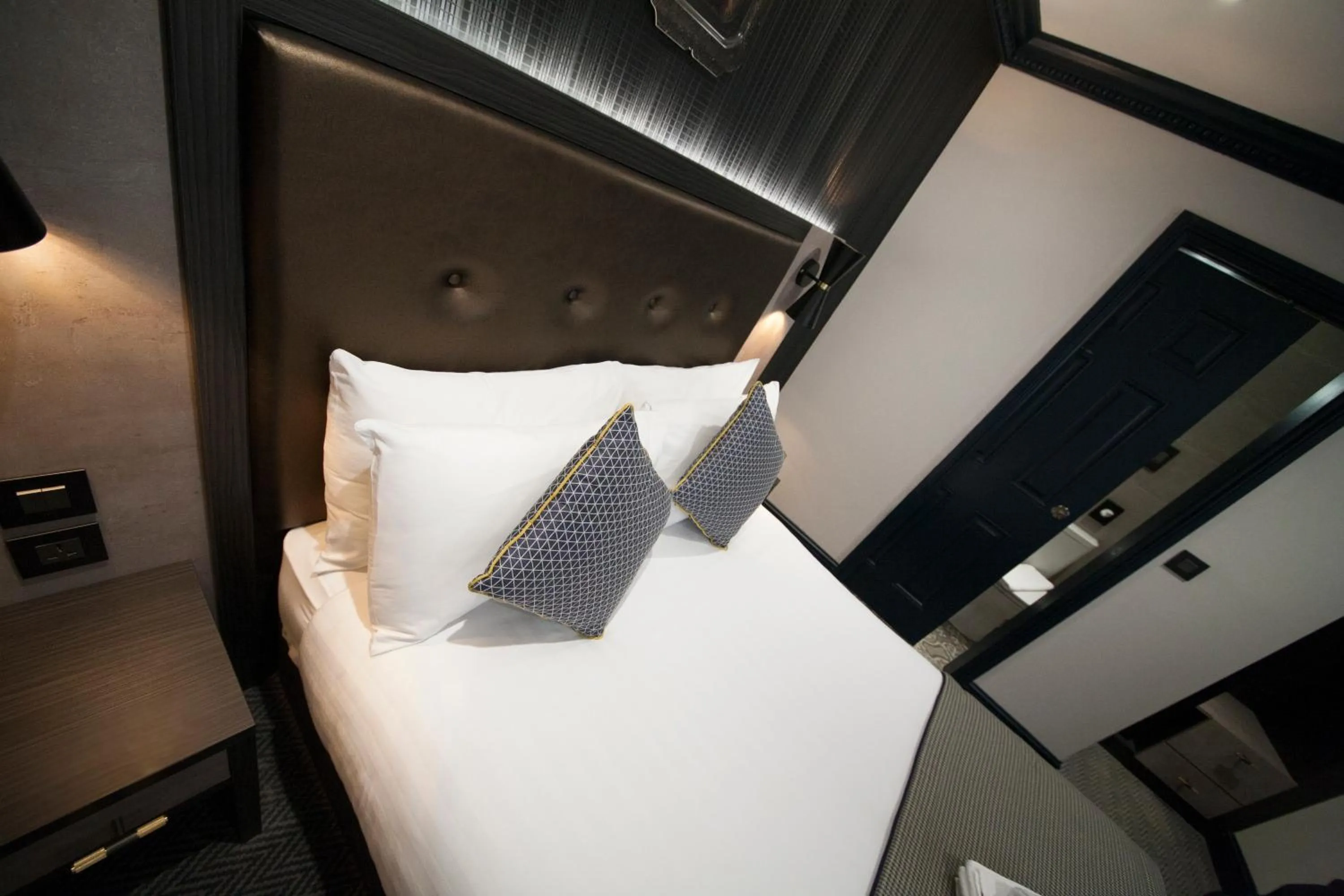 Bedroom, Bed in The House of Toby